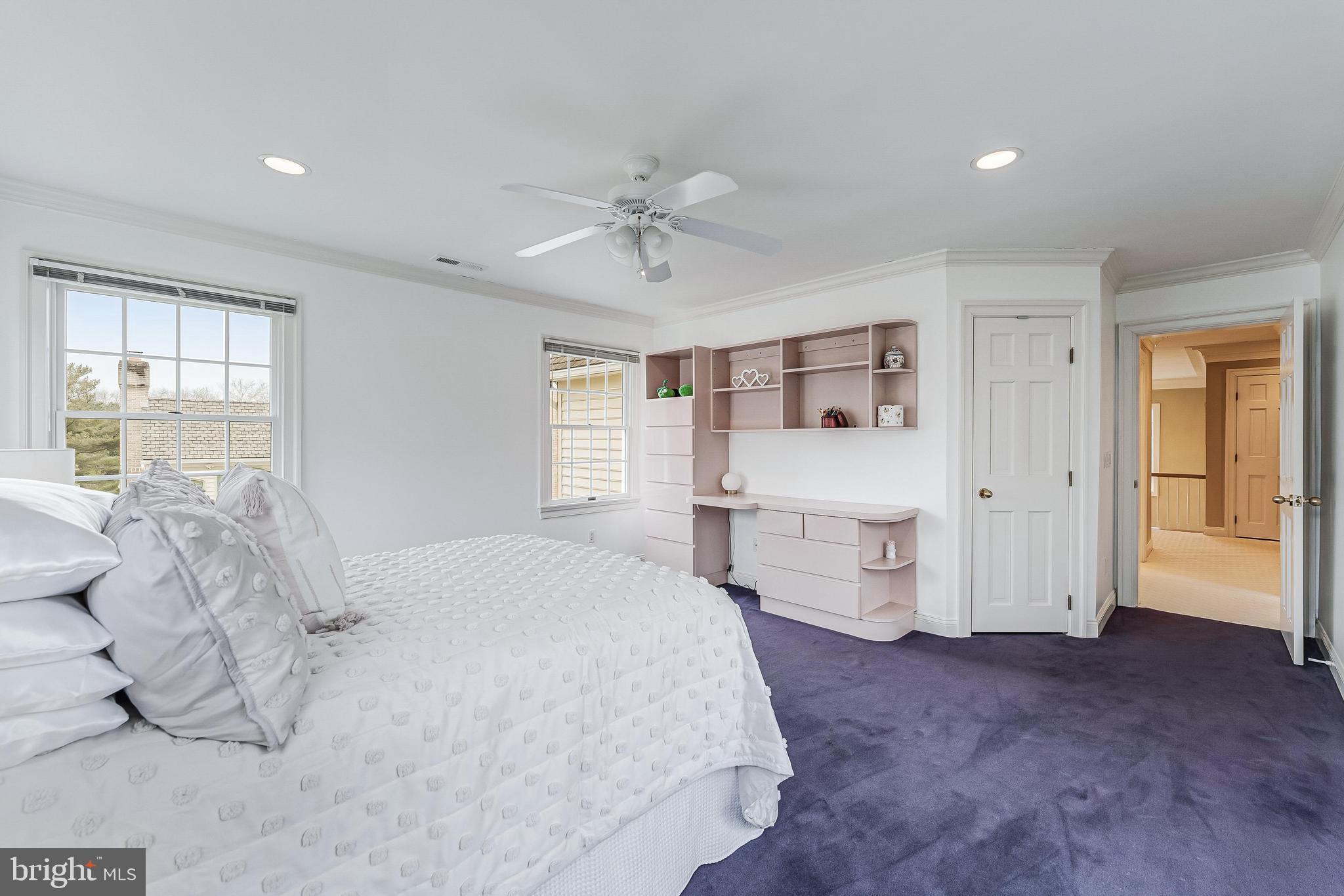 PINE KNOLLS - Residential