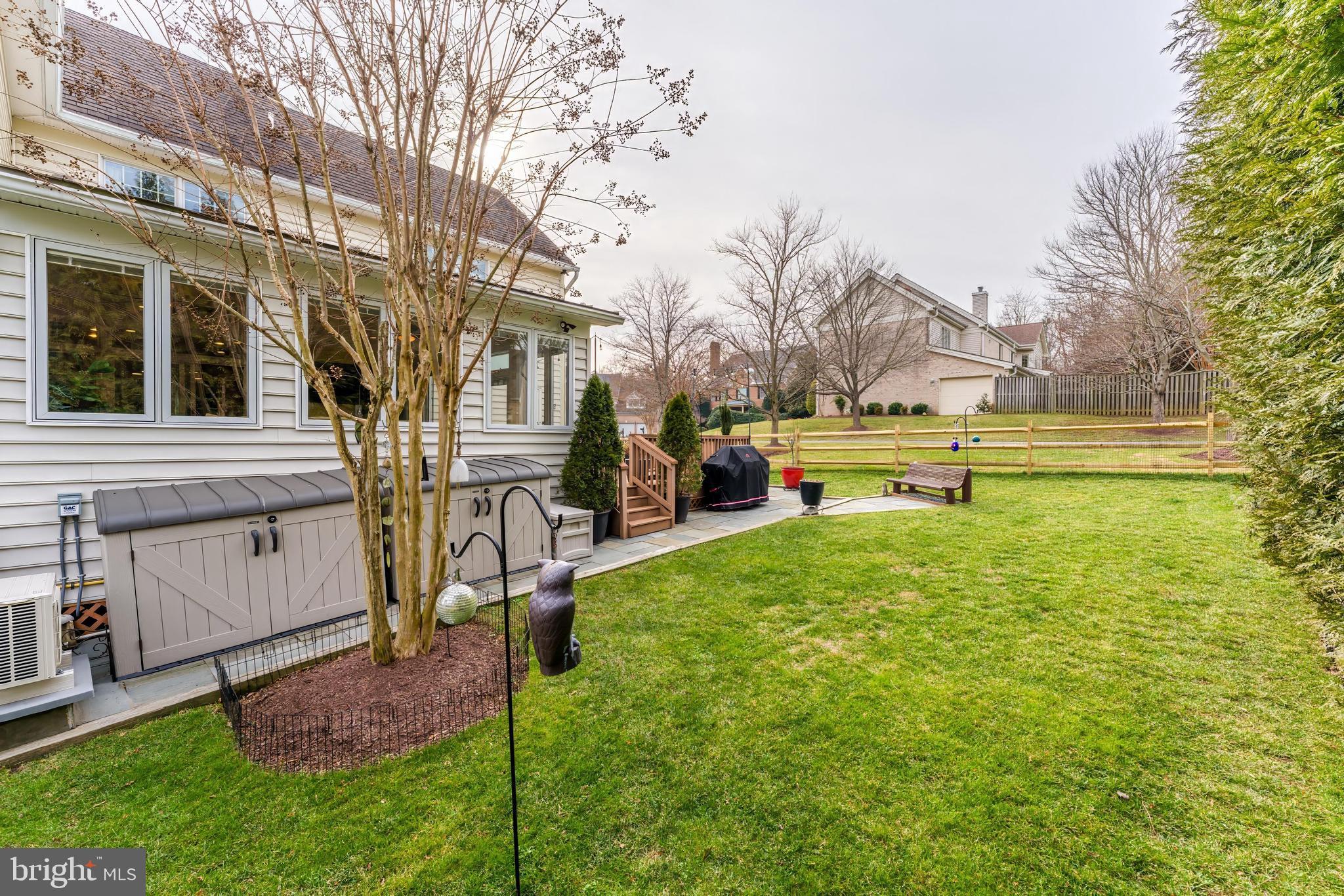 PINE KNOLLS - Residential