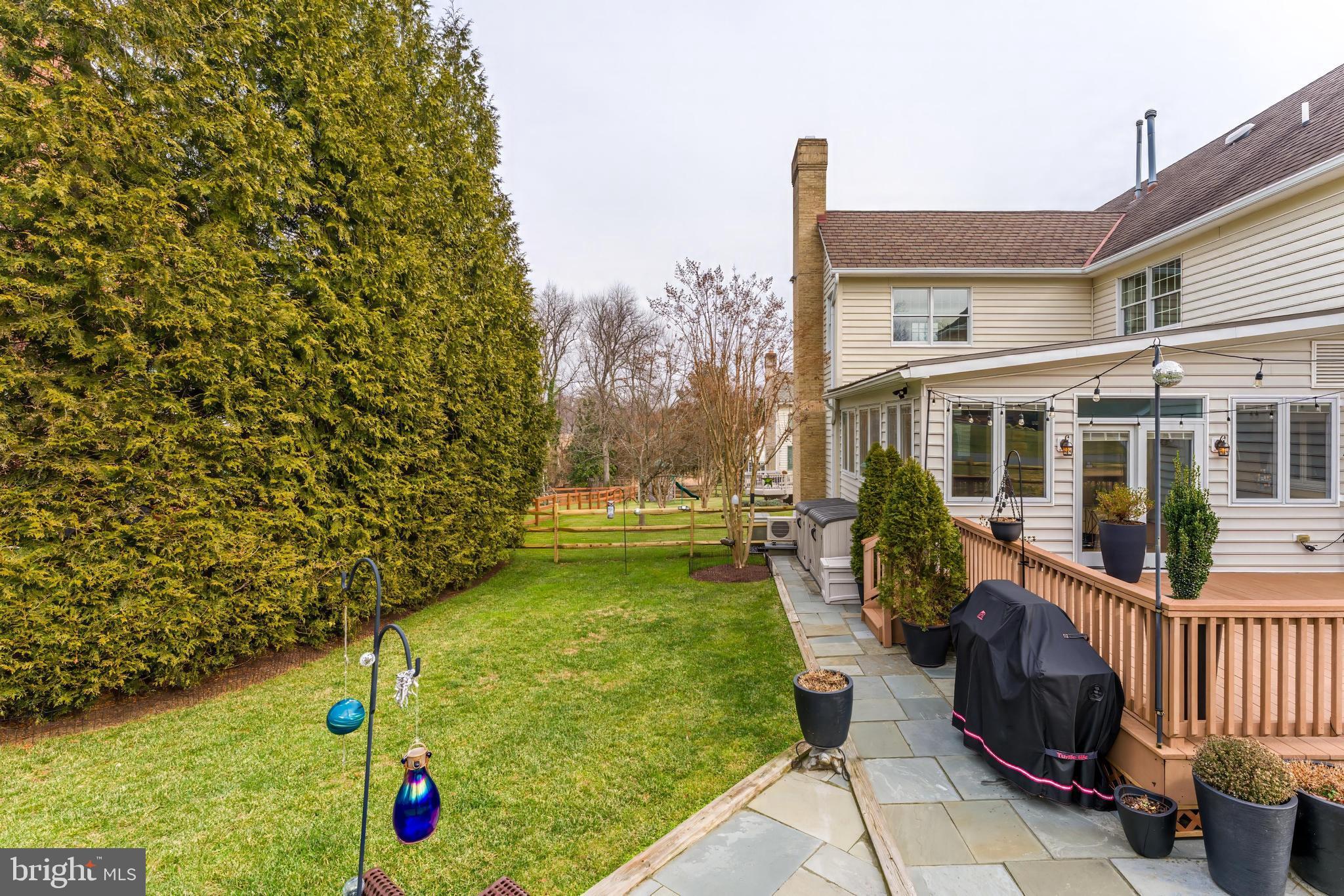 PINE KNOLLS - Residential