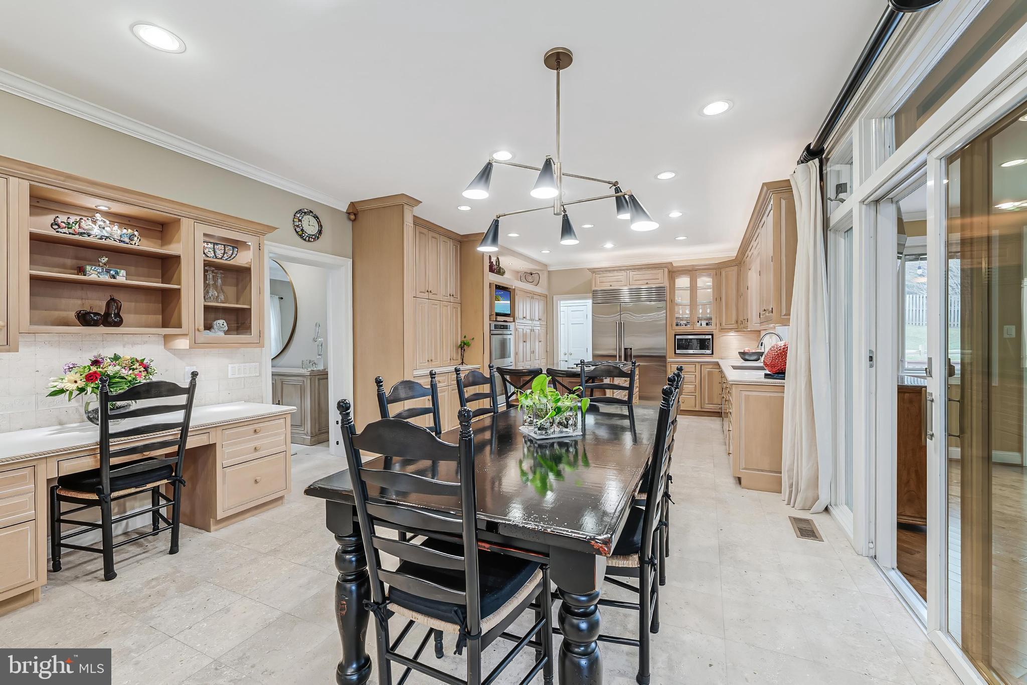 PINE KNOLLS - Residential