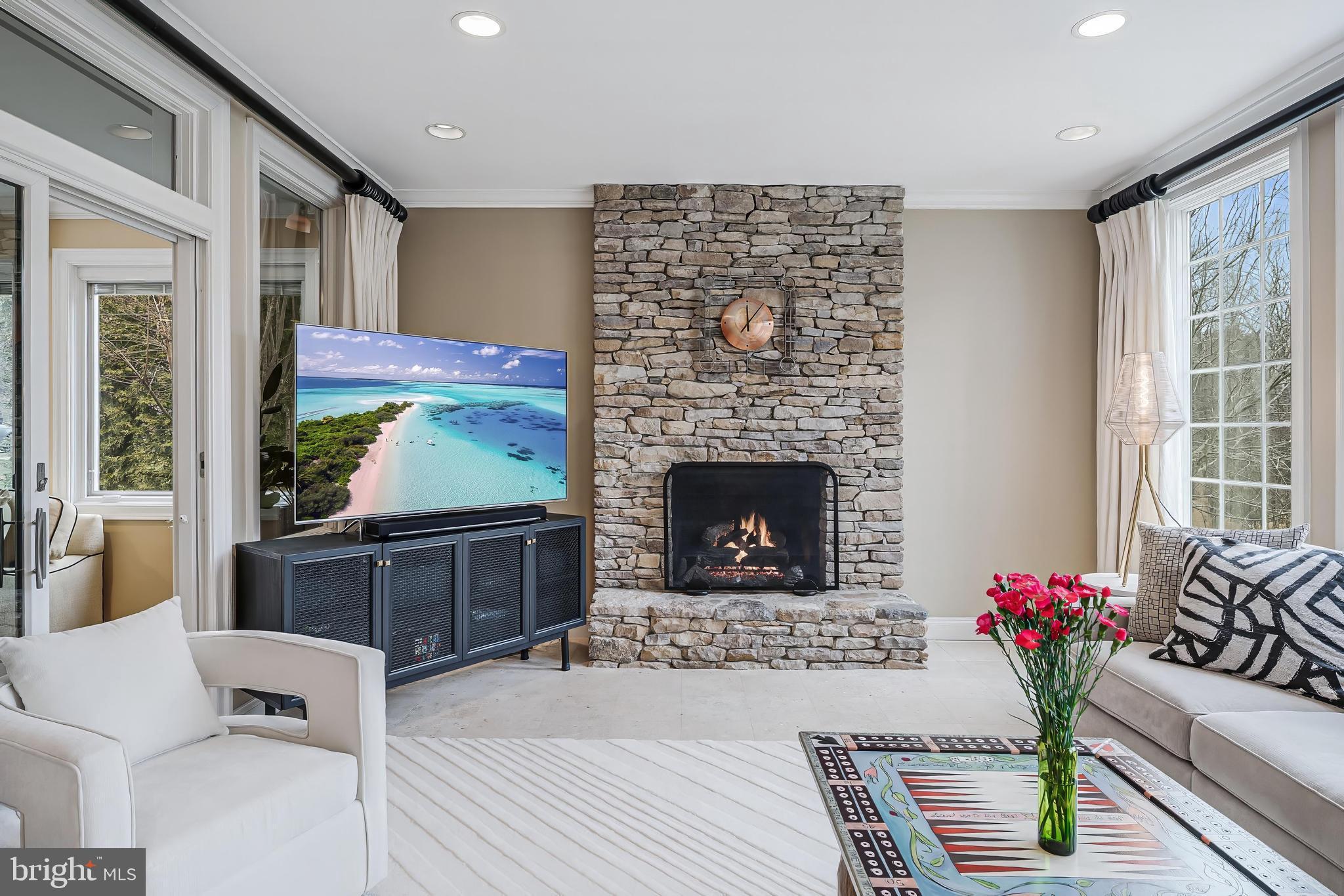 PINE KNOLLS - Residential