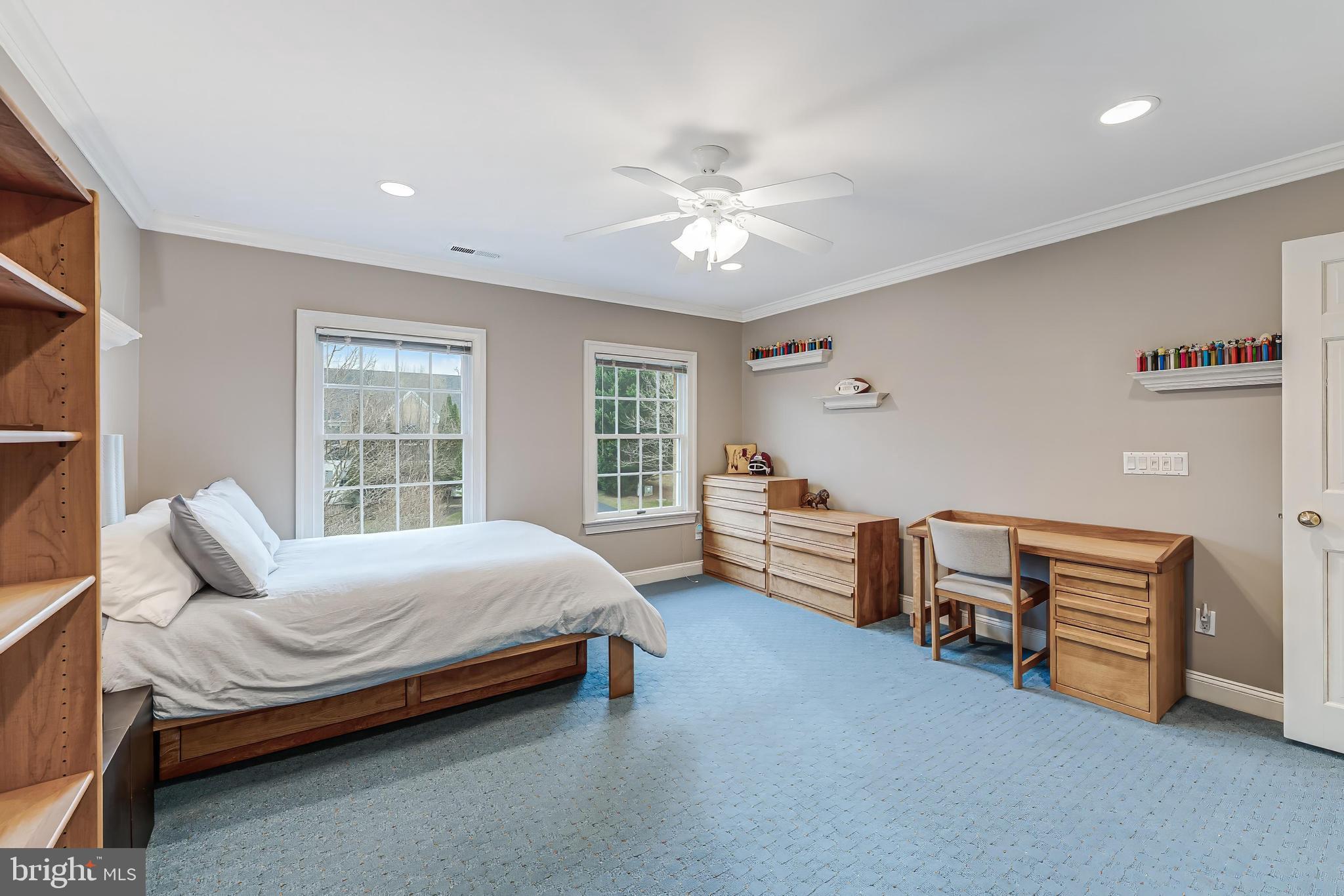 PINE KNOLLS - Residential