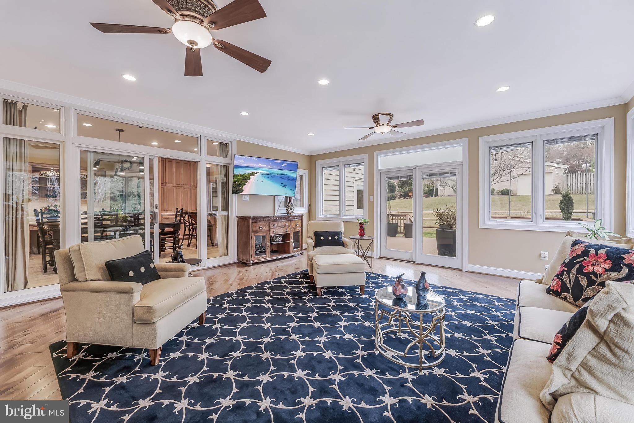 PINE KNOLLS - Residential