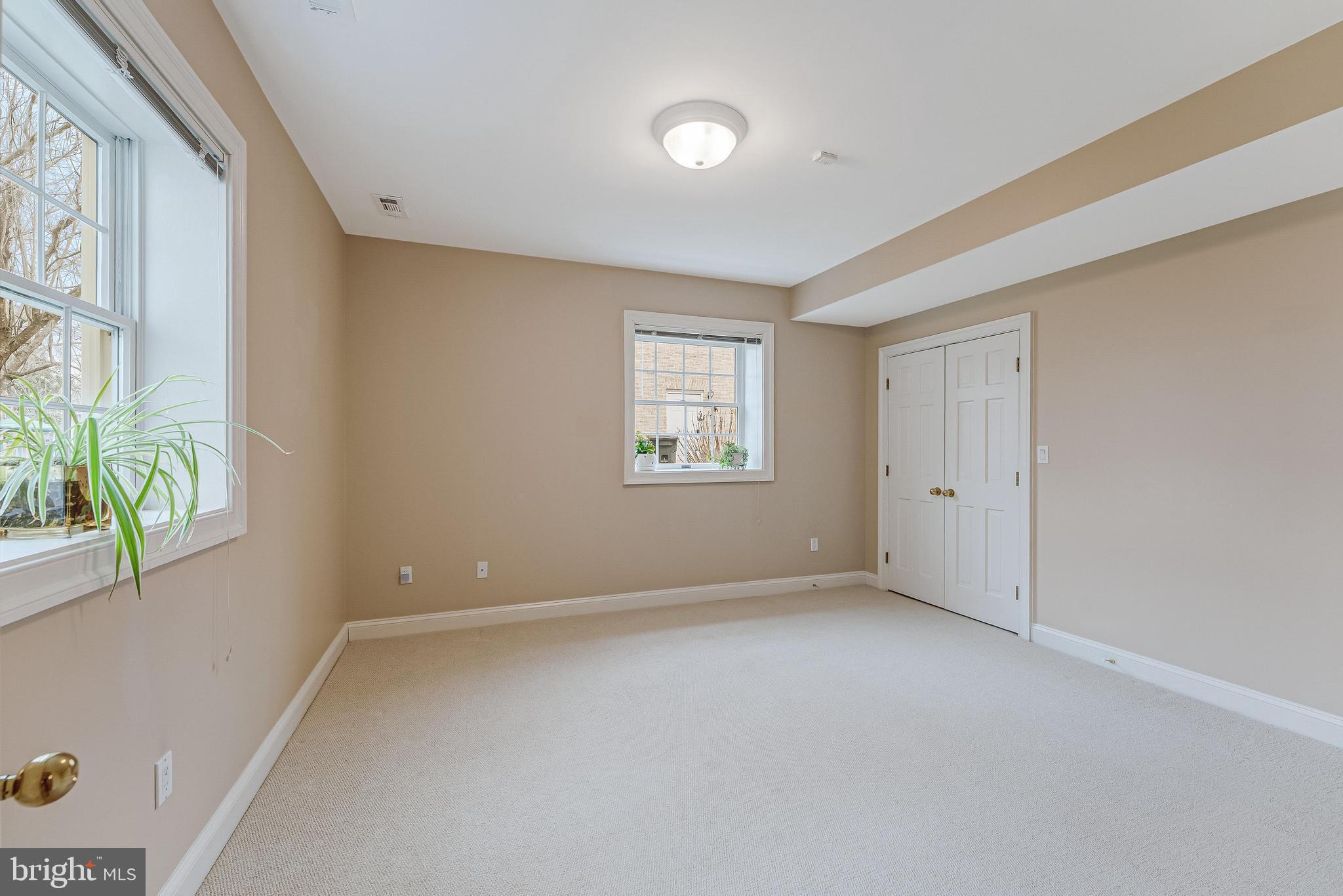 PINE KNOLLS - Residential