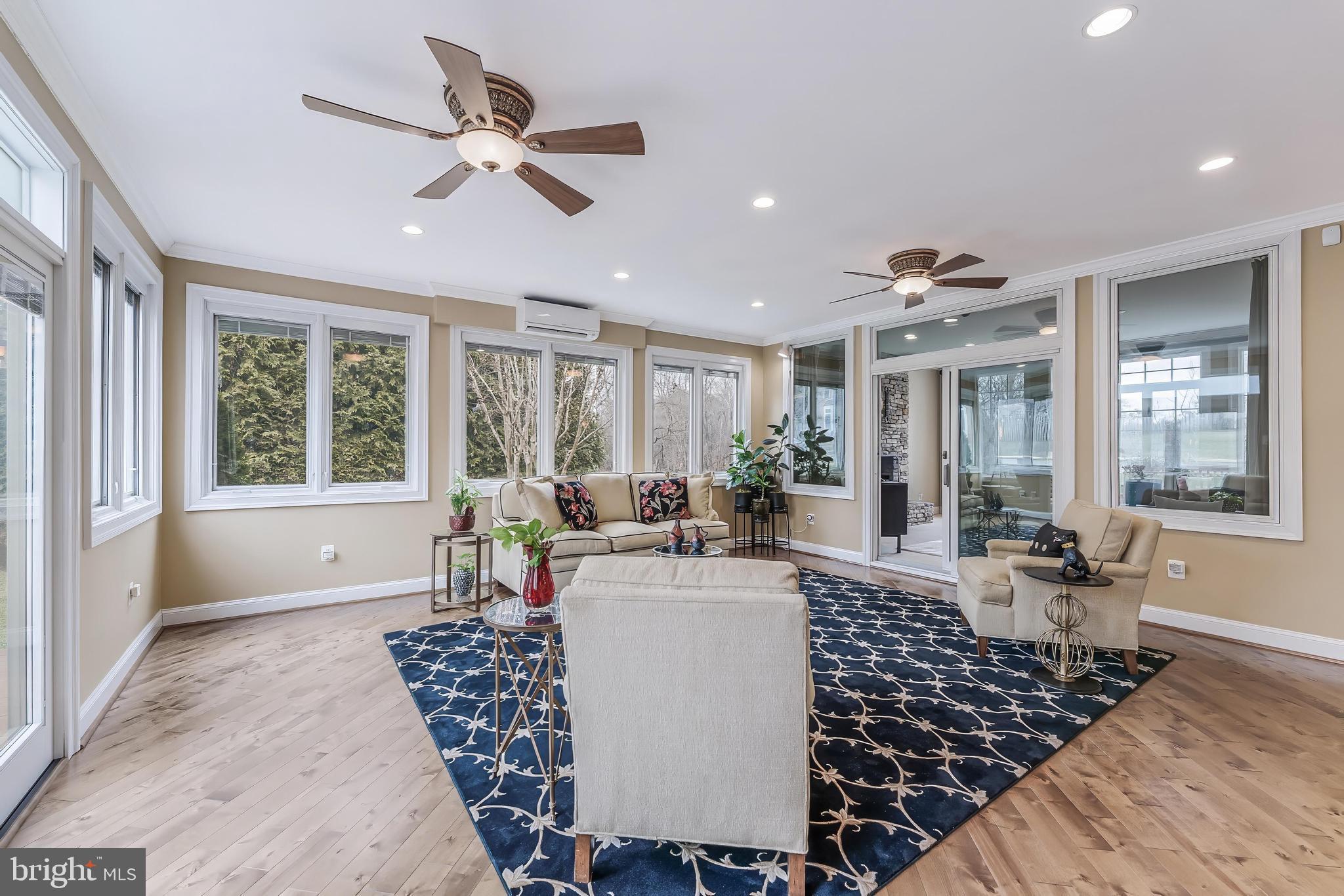 PINE KNOLLS - Residential