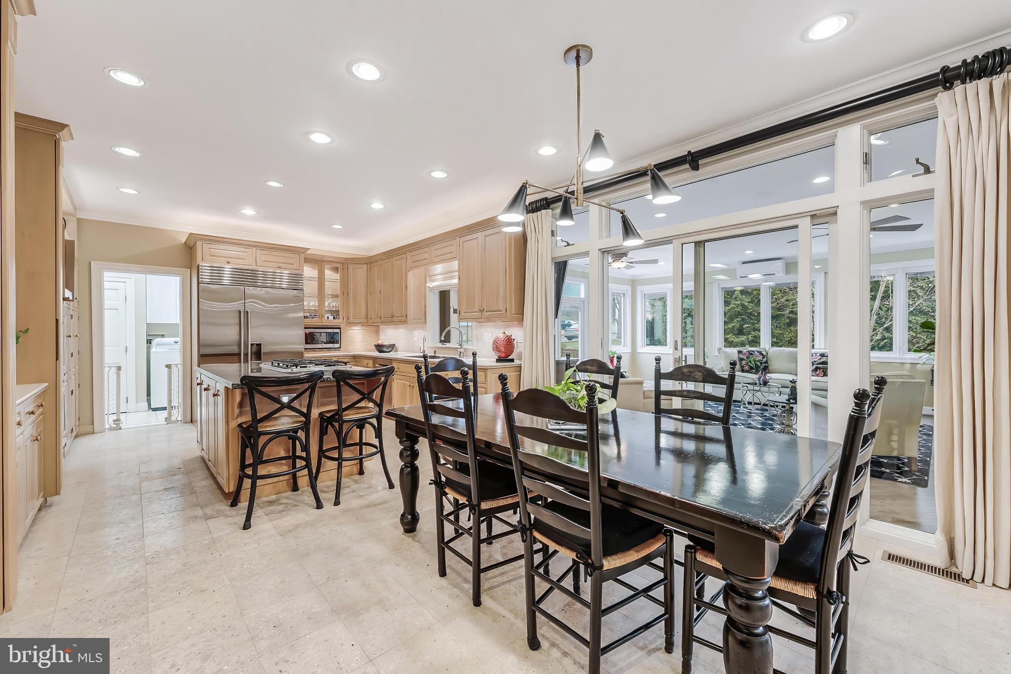 PINE KNOLLS - Residential