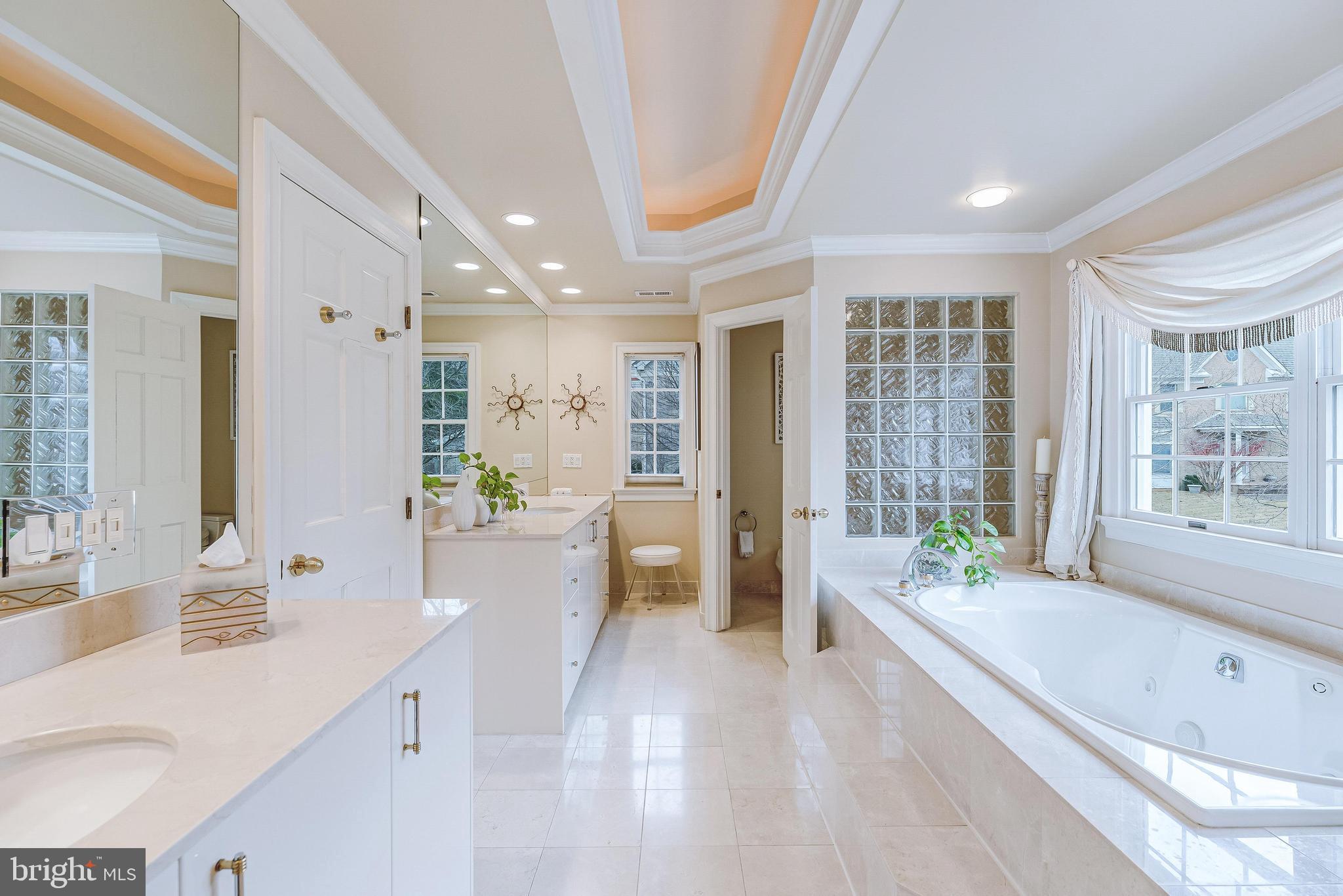 PINE KNOLLS - Residential