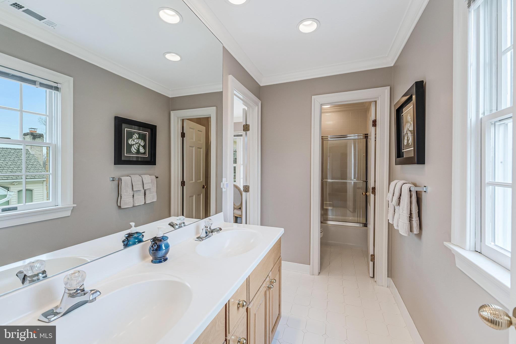 PINE KNOLLS - Residential