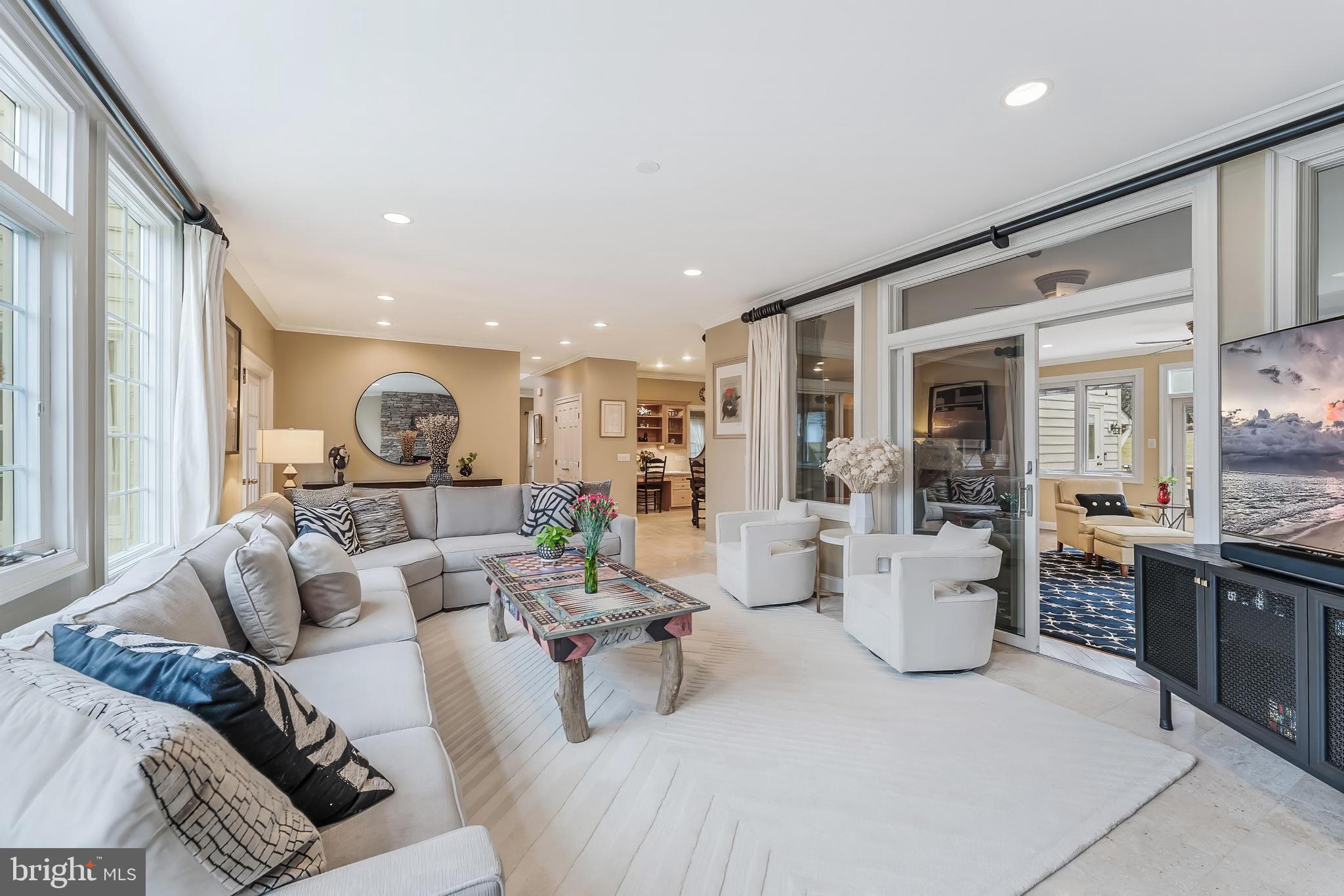 PINE KNOLLS - Residential