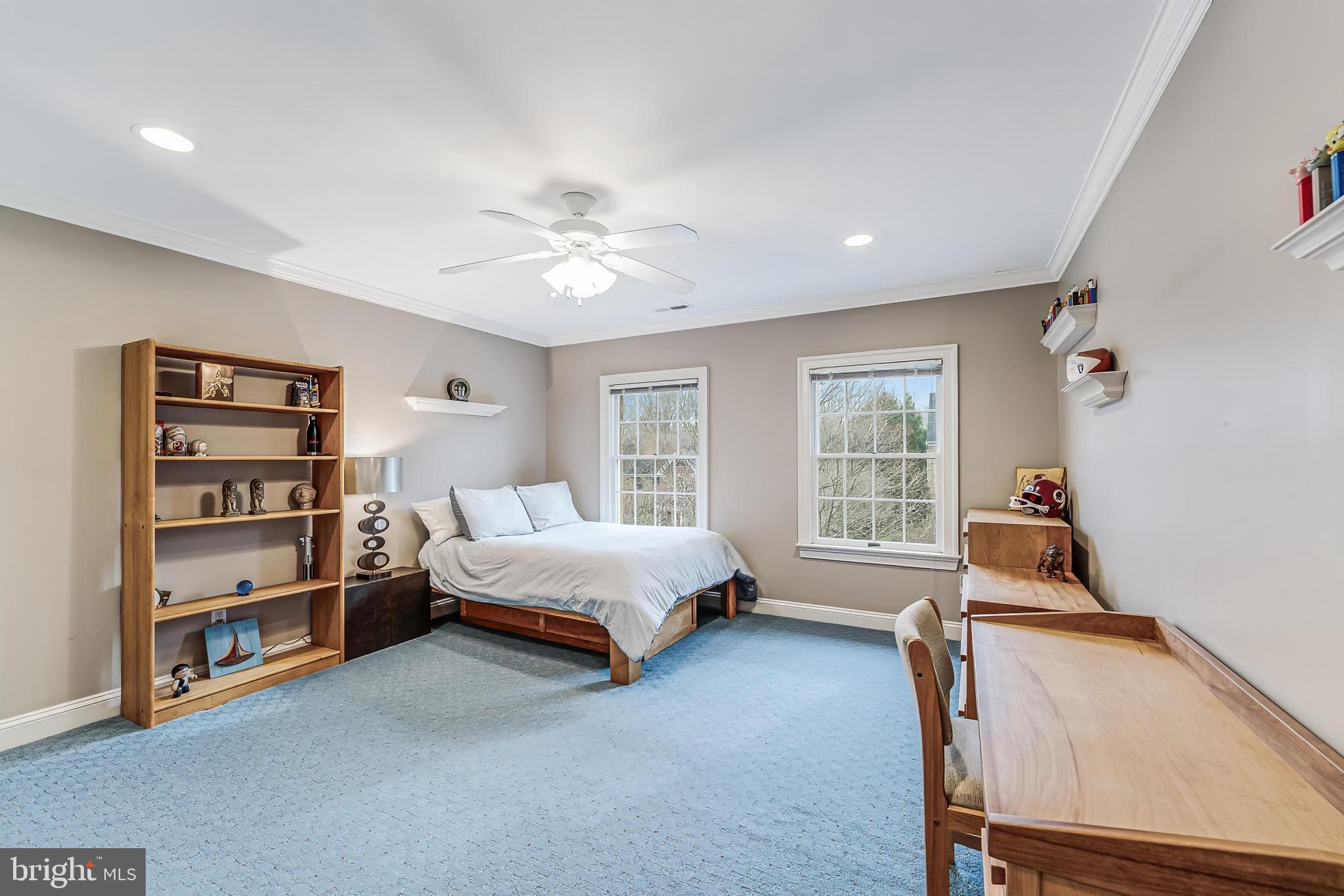 PINE KNOLLS - Residential