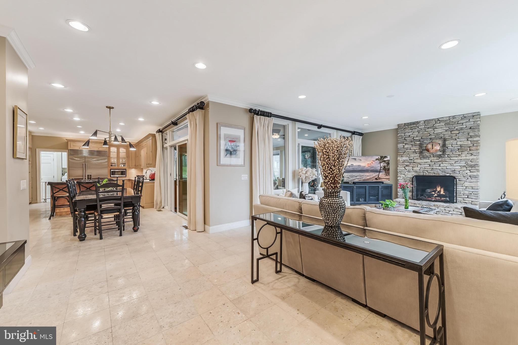 PINE KNOLLS - Residential