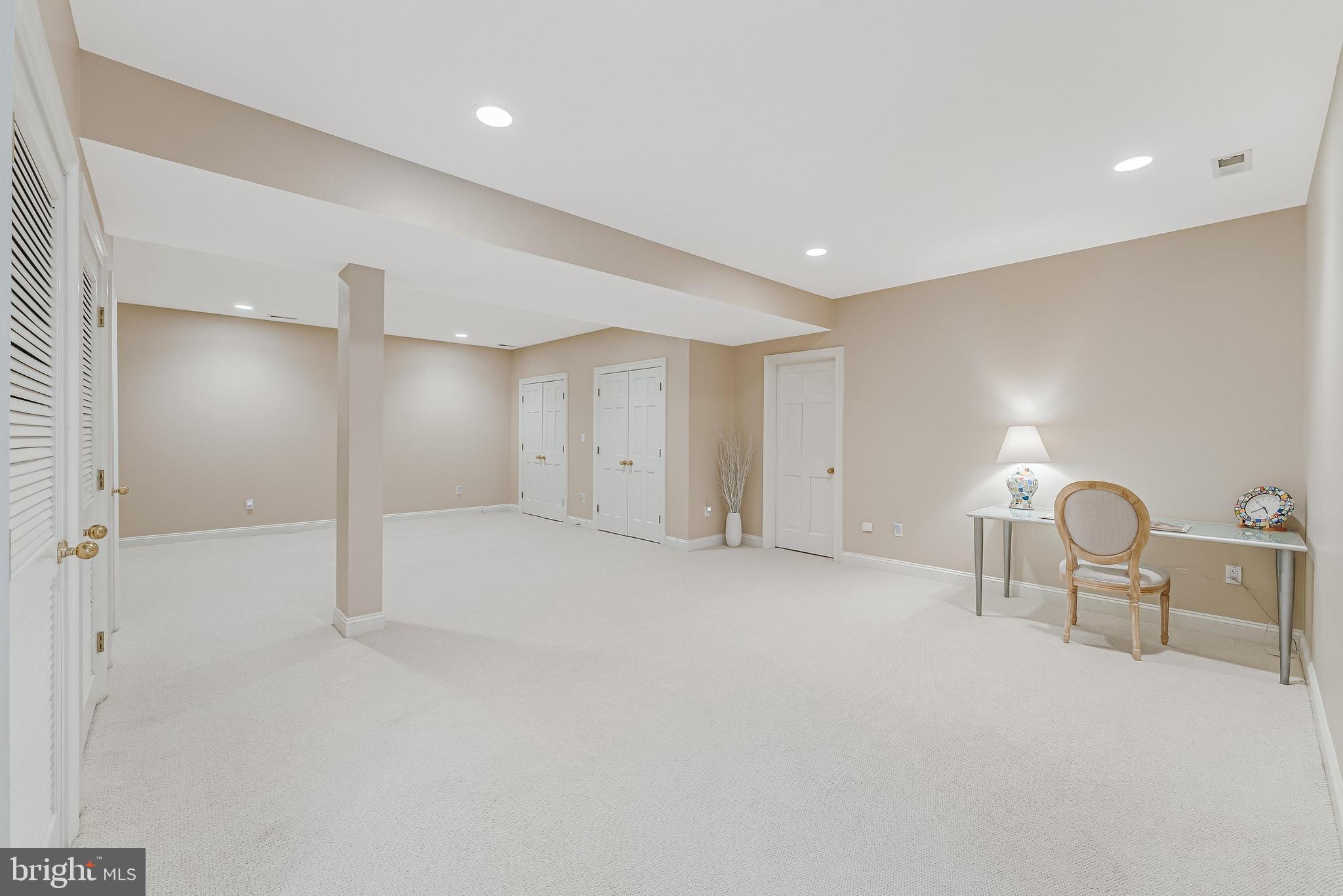 PINE KNOLLS - Residential