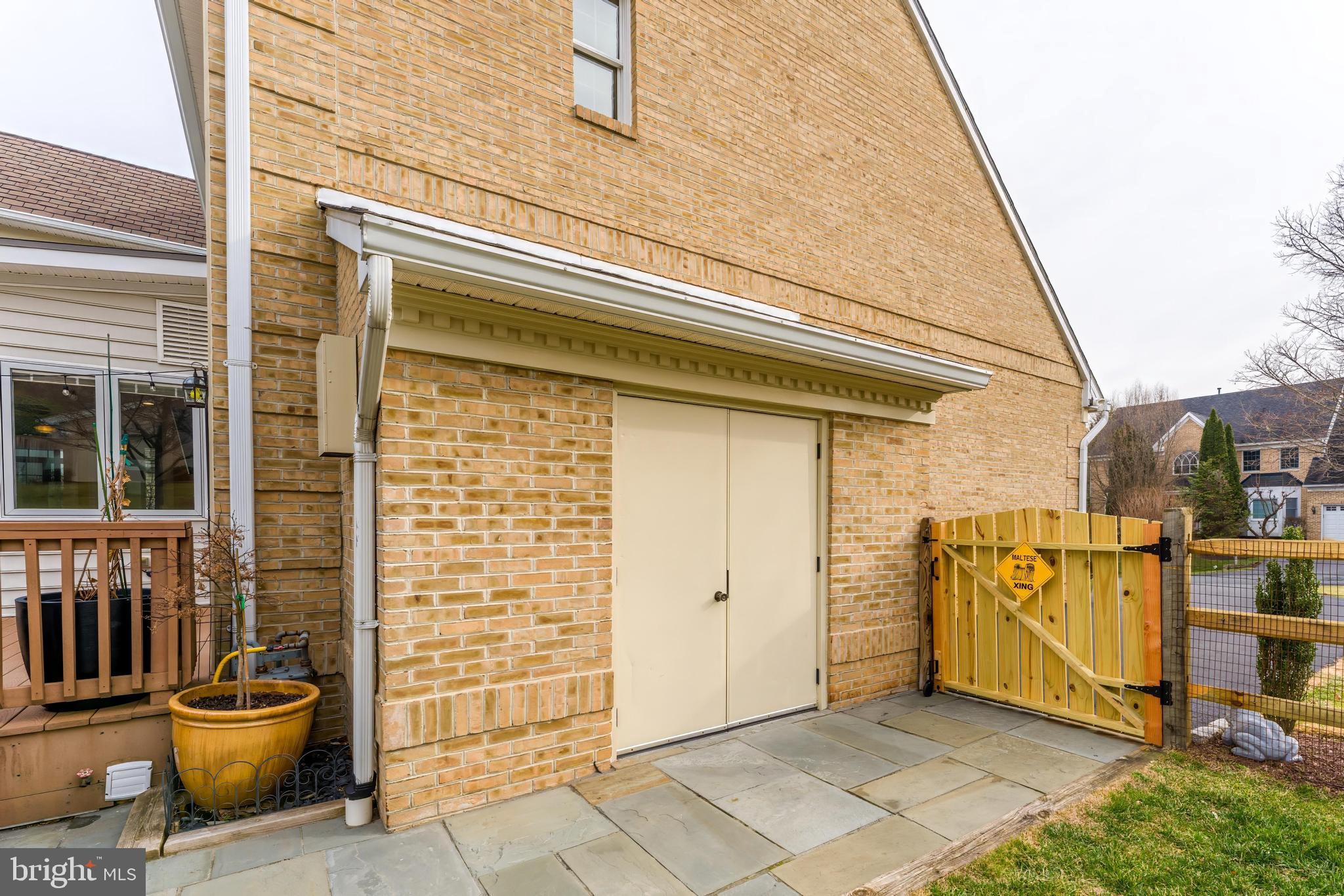 PINE KNOLLS - Residential