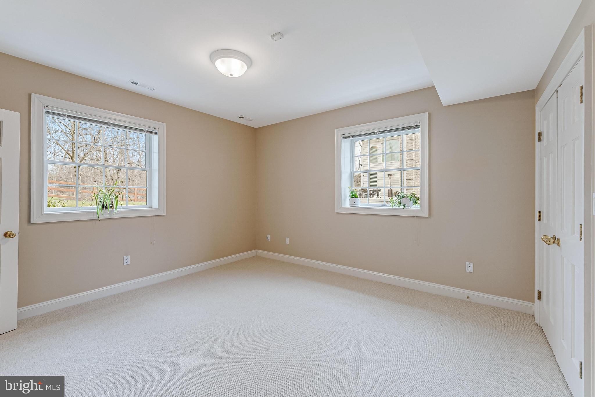 PINE KNOLLS - Residential