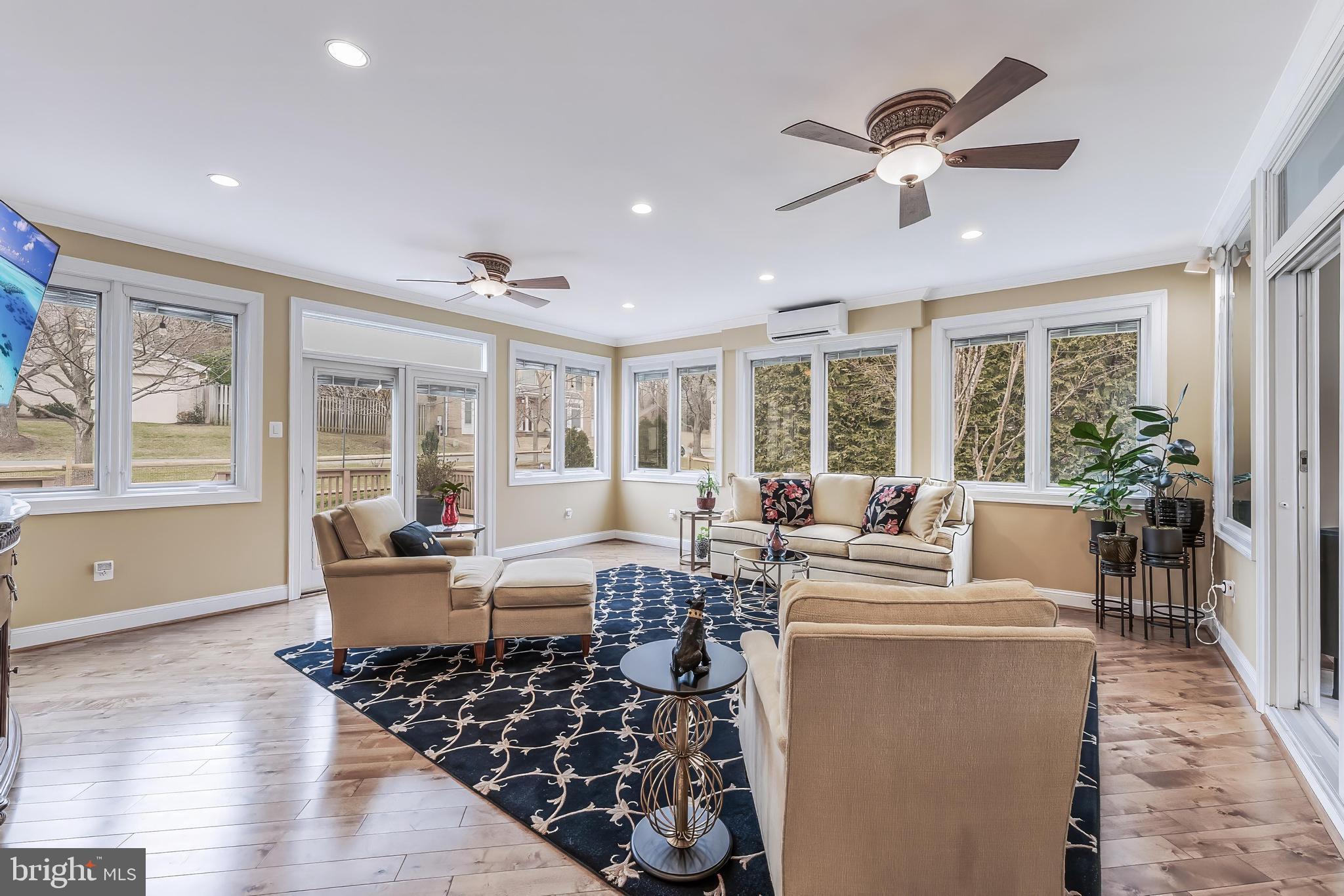 PINE KNOLLS - Residential