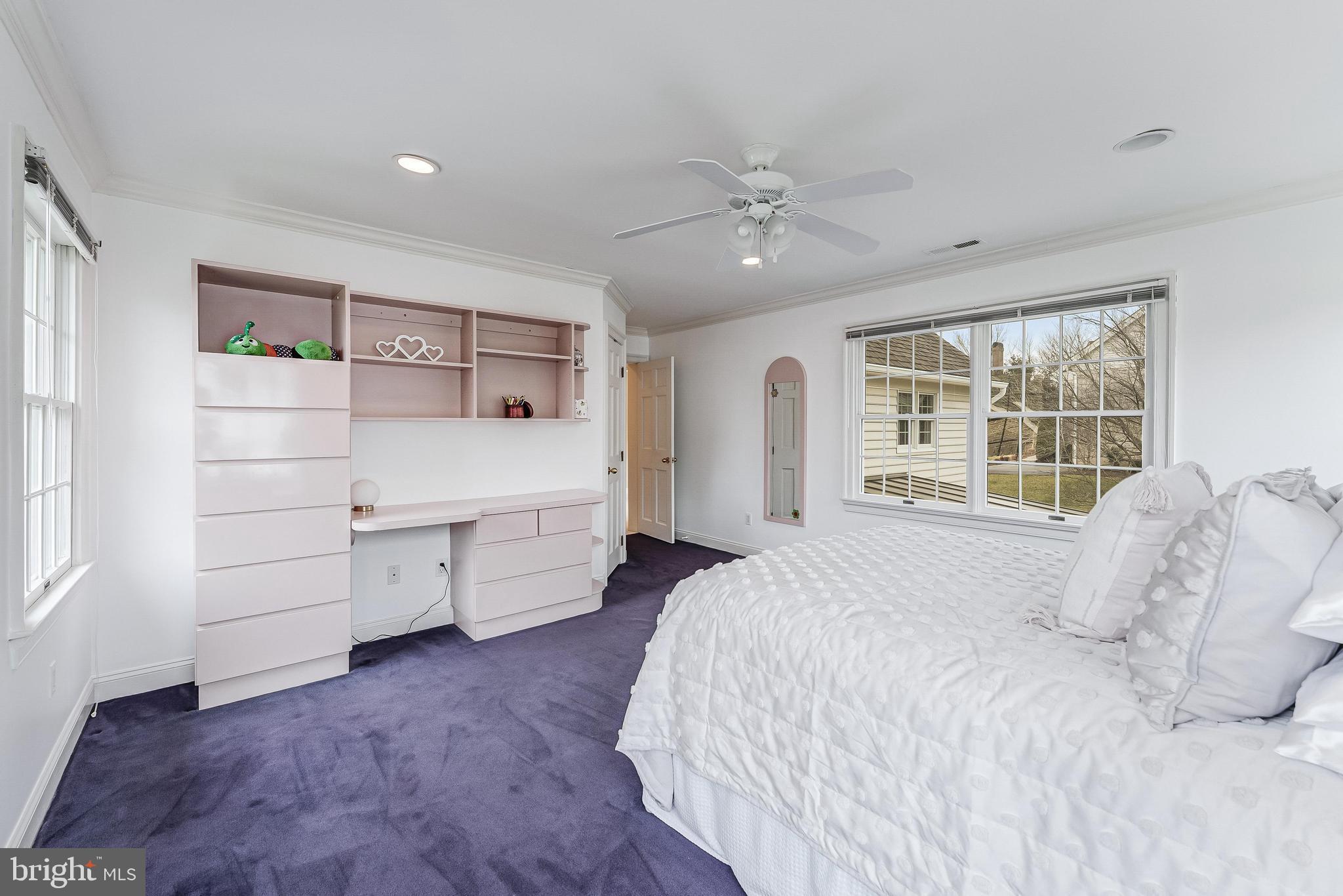 PINE KNOLLS - Residential