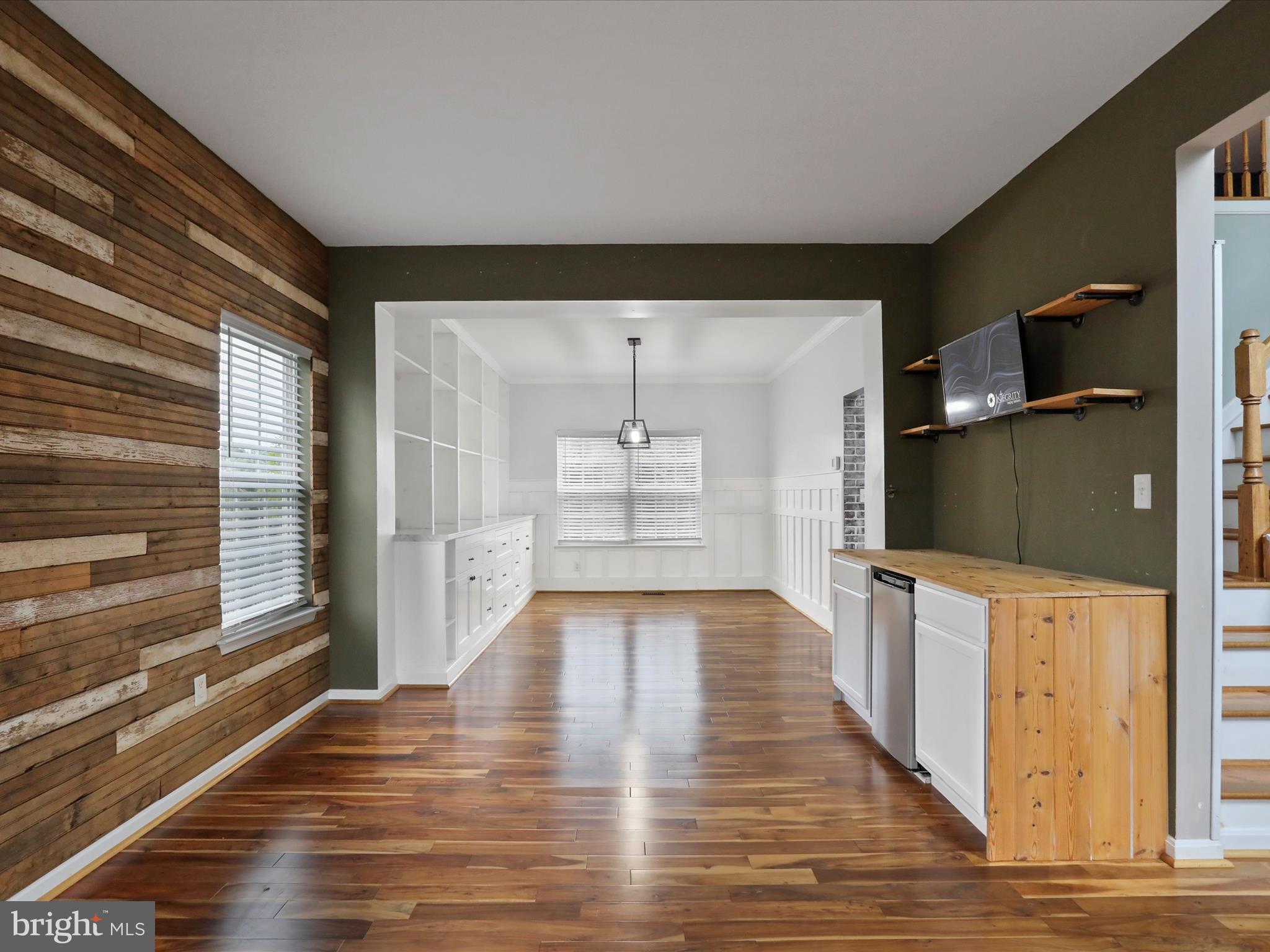 APPLE KNOLLS ESTATES - Residential