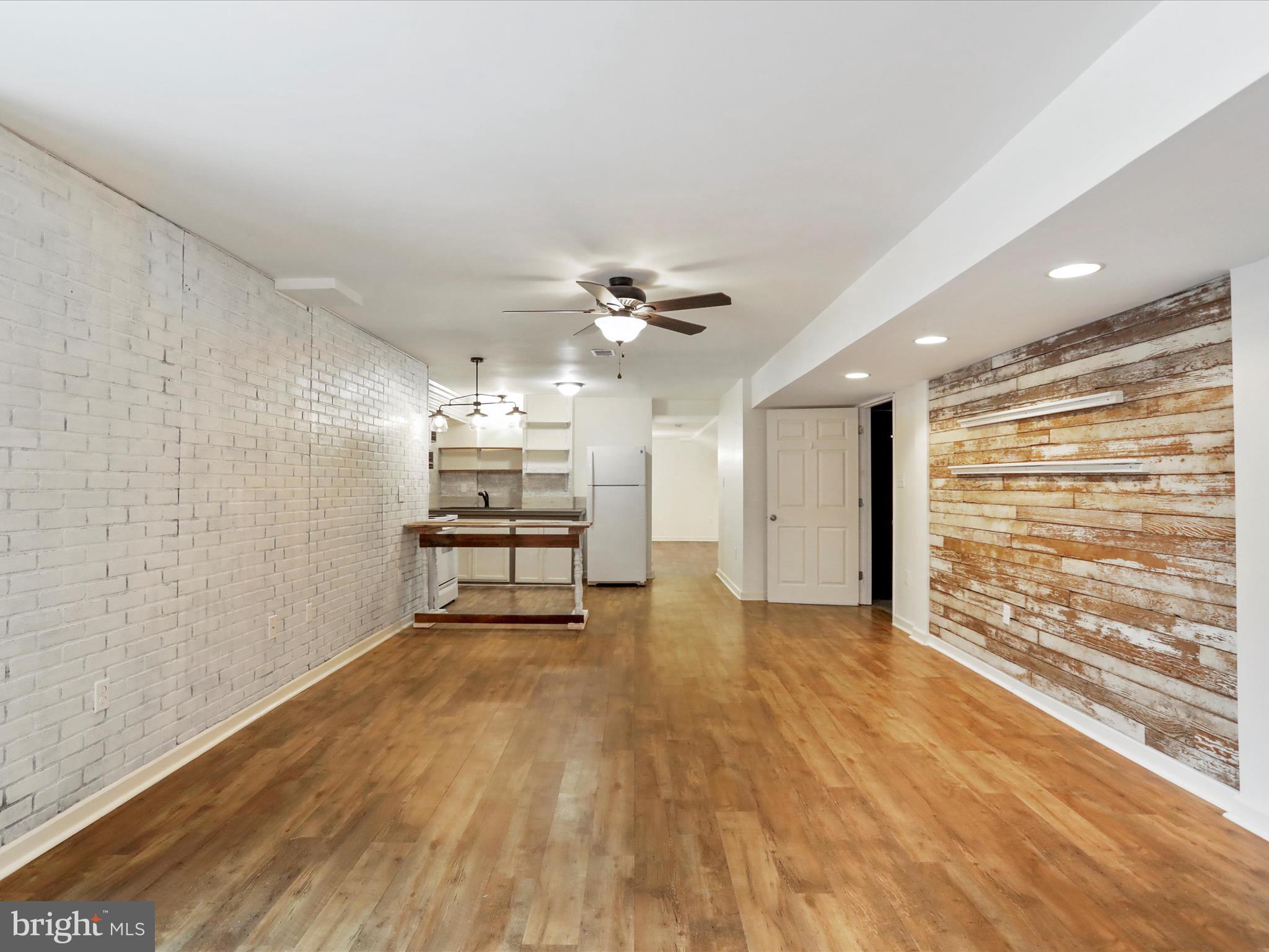 APPLE KNOLLS ESTATES - Residential