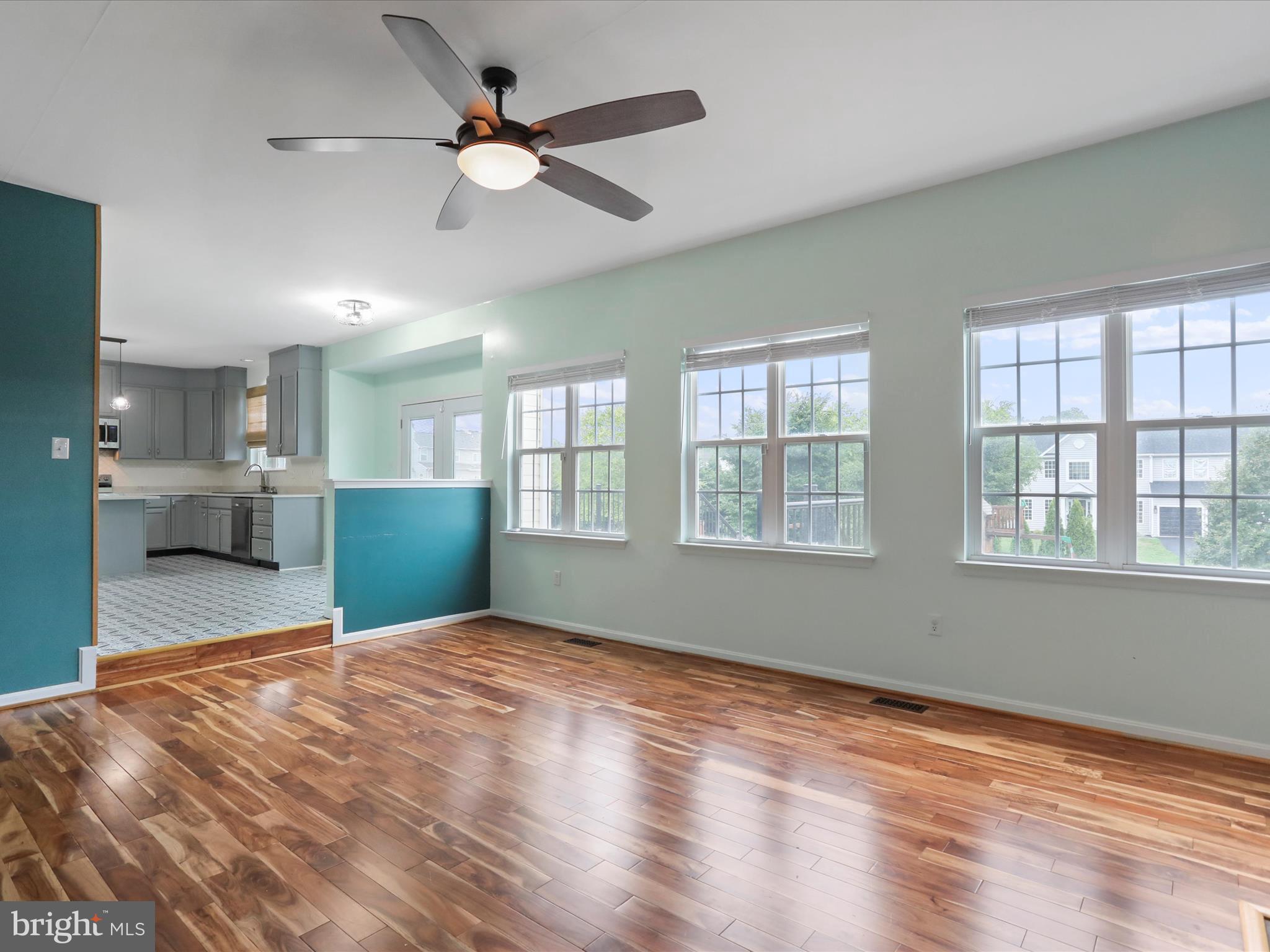 APPLE KNOLLS ESTATES - Residential