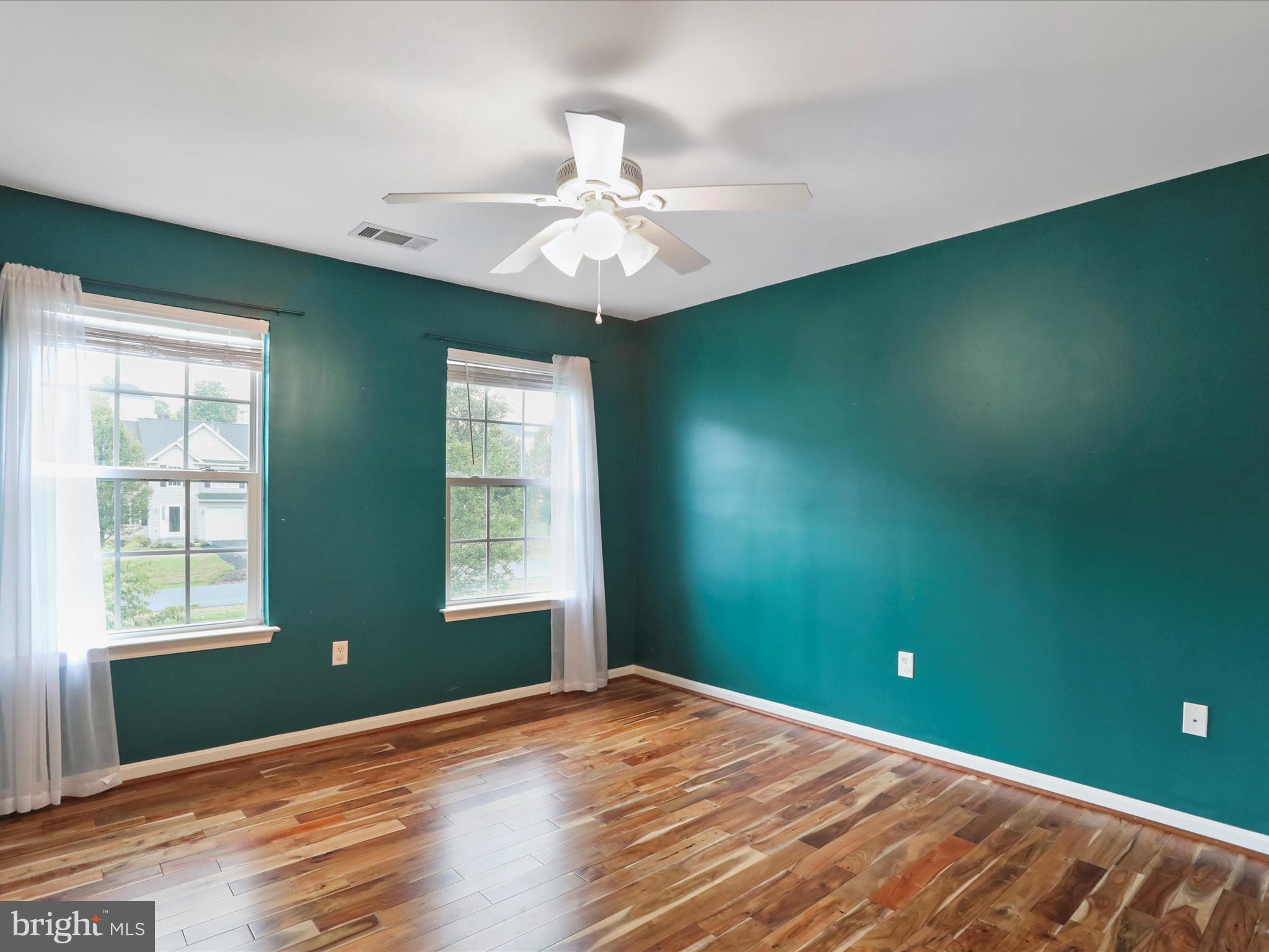 APPLE KNOLLS ESTATES - Residential