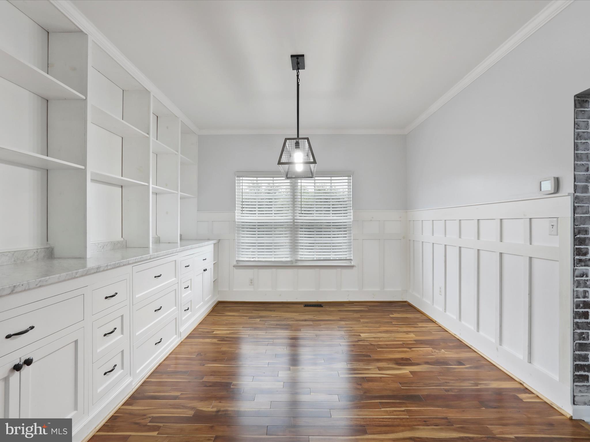 APPLE KNOLLS ESTATES - Residential