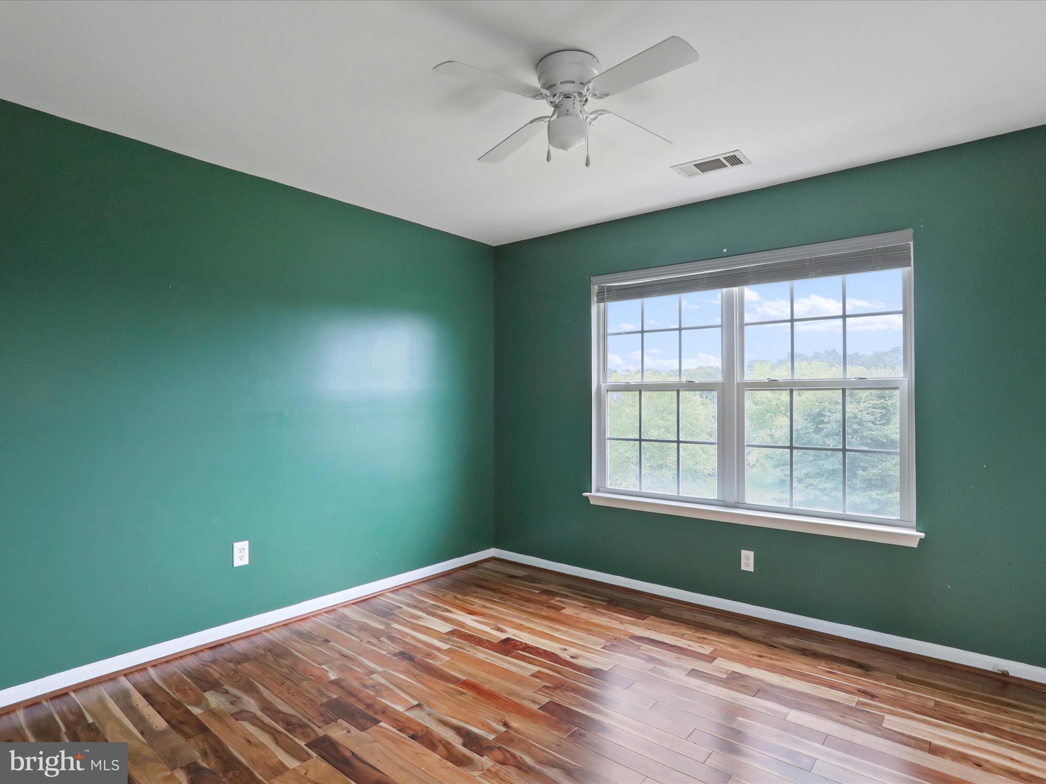 APPLE KNOLLS ESTATES - Residential