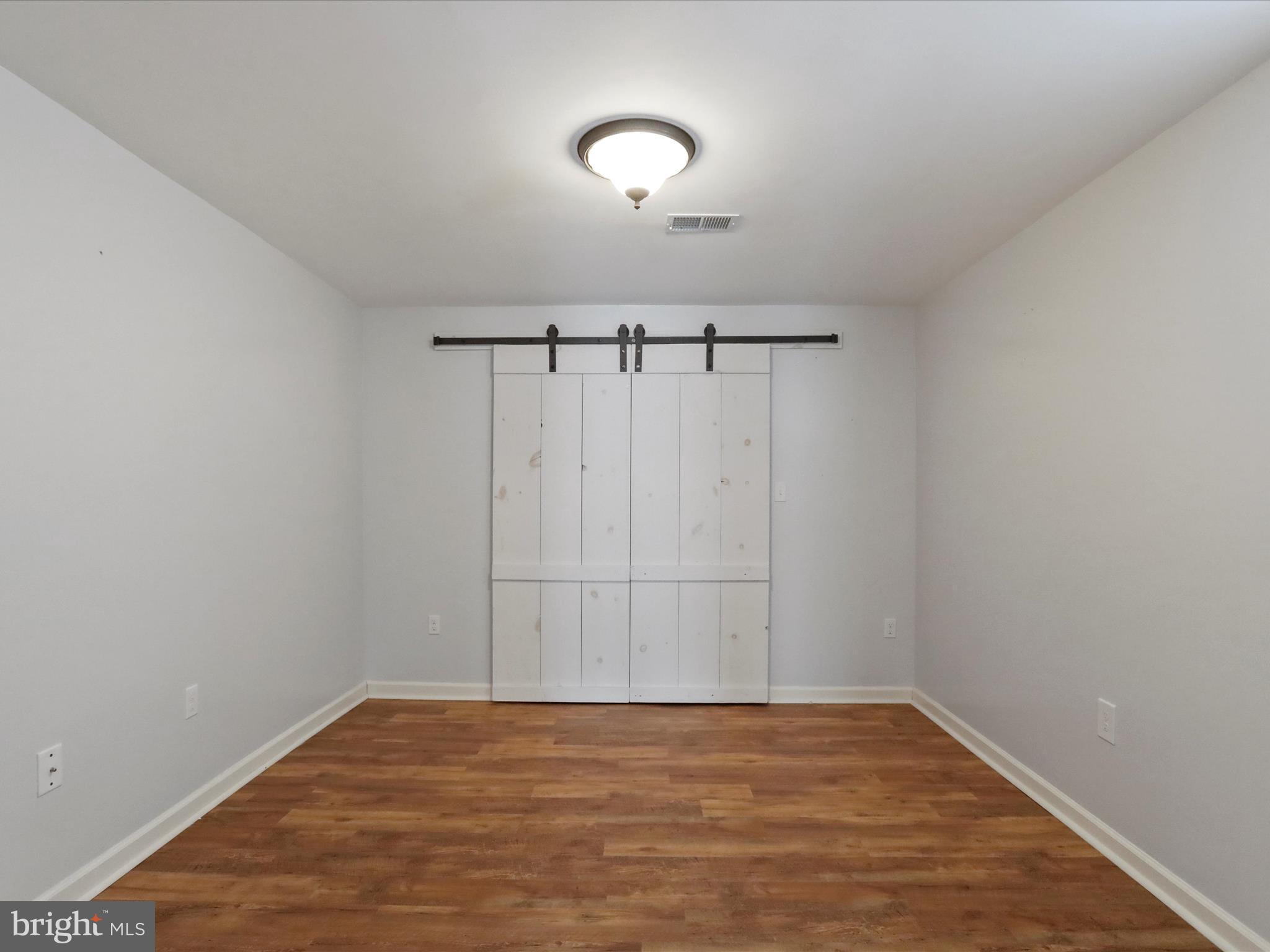 APPLE KNOLLS ESTATES - Residential