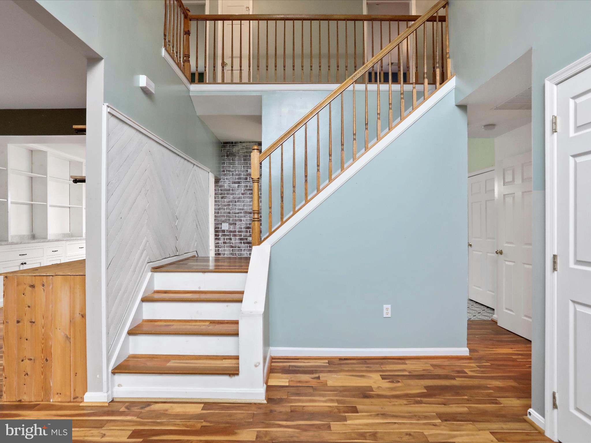 APPLE KNOLLS ESTATES - Residential