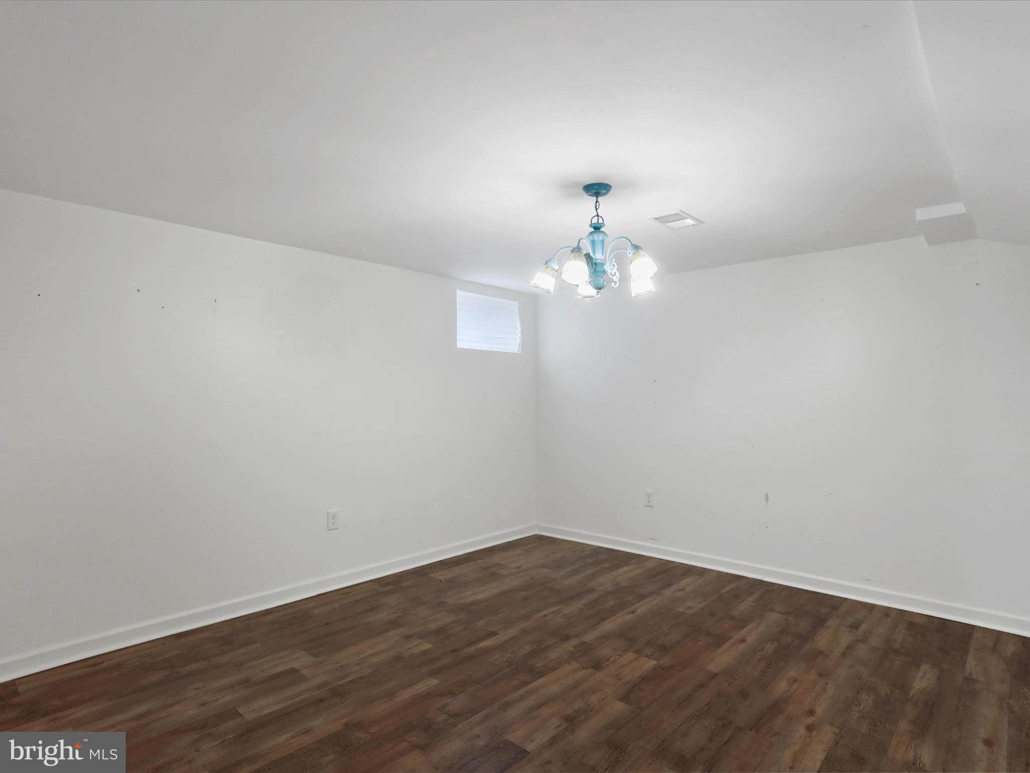 APPLE KNOLLS ESTATES - Residential