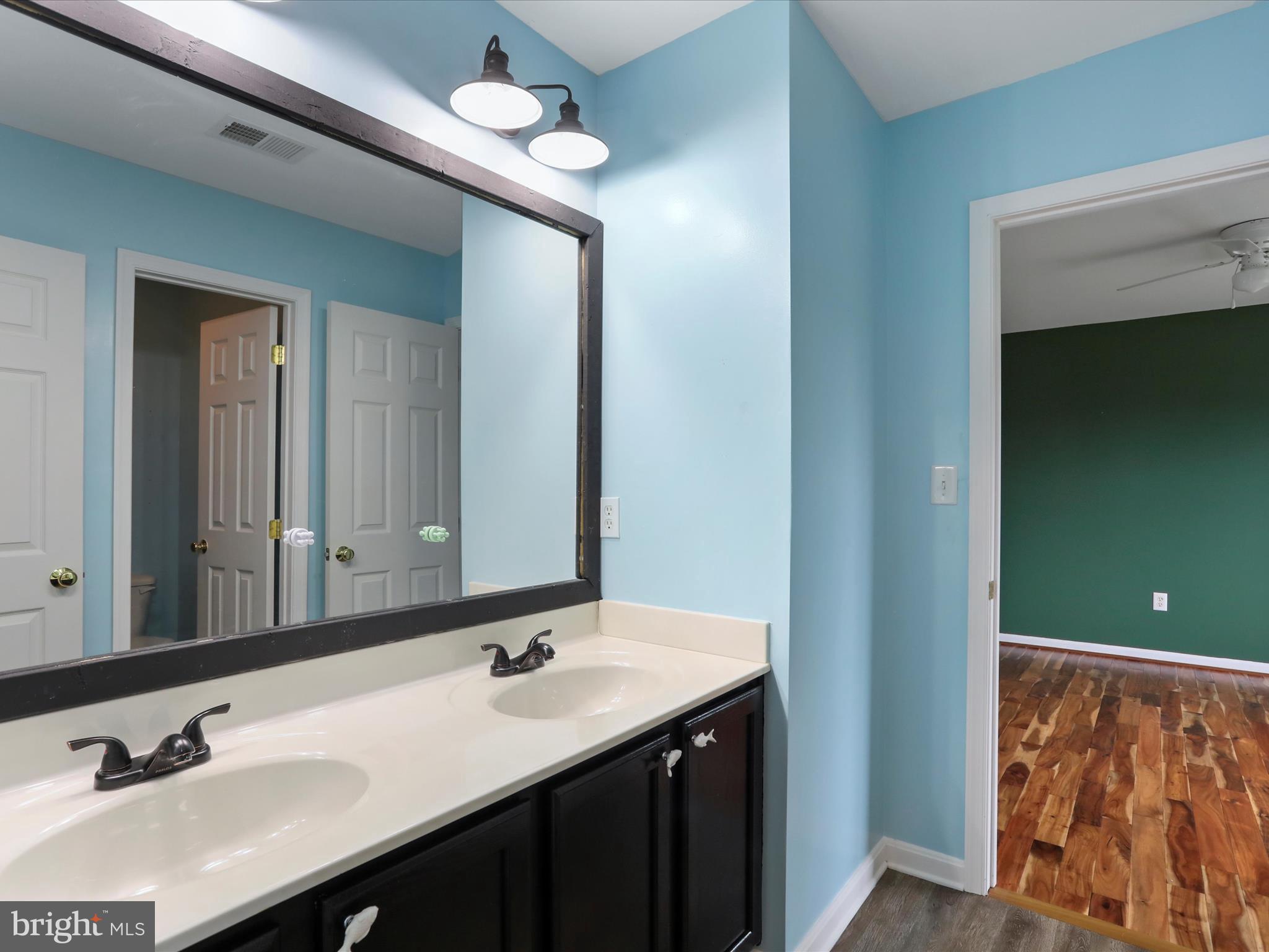 APPLE KNOLLS ESTATES - Residential