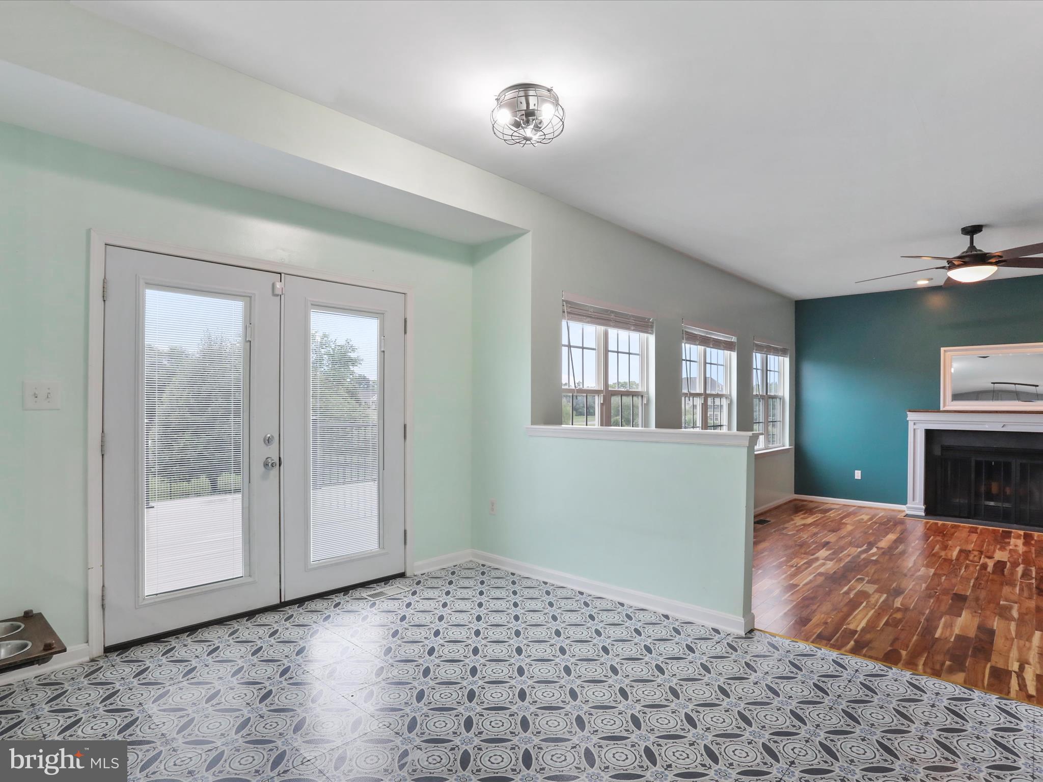 APPLE KNOLLS ESTATES - Residential