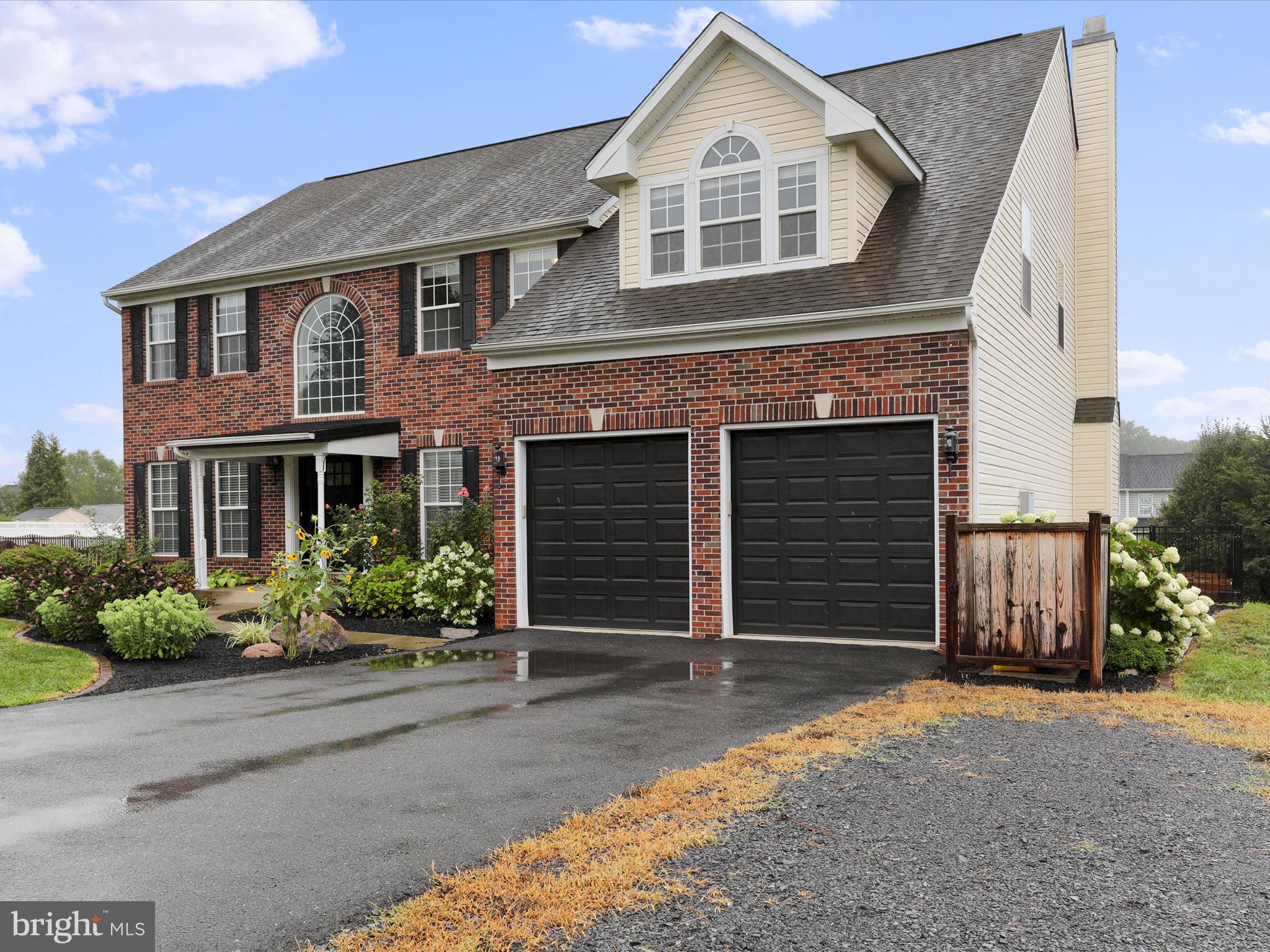 APPLE KNOLLS ESTATES - Residential