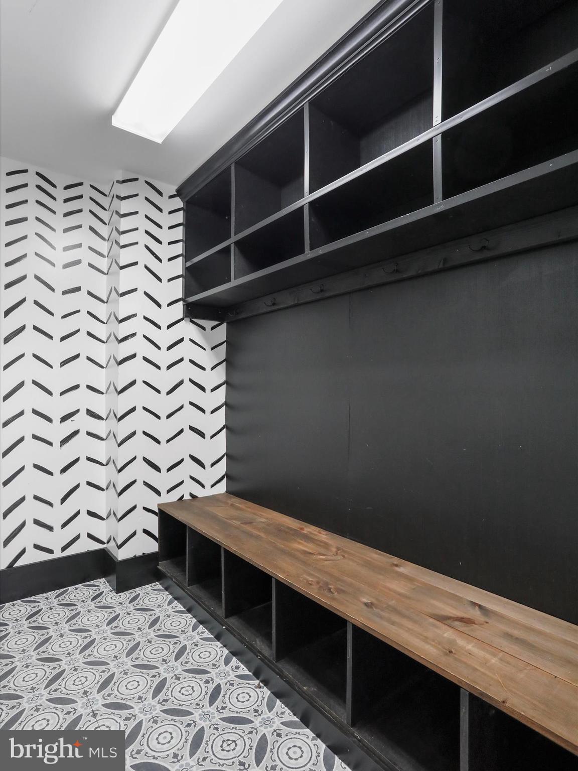 APPLE KNOLLS ESTATES - Residential