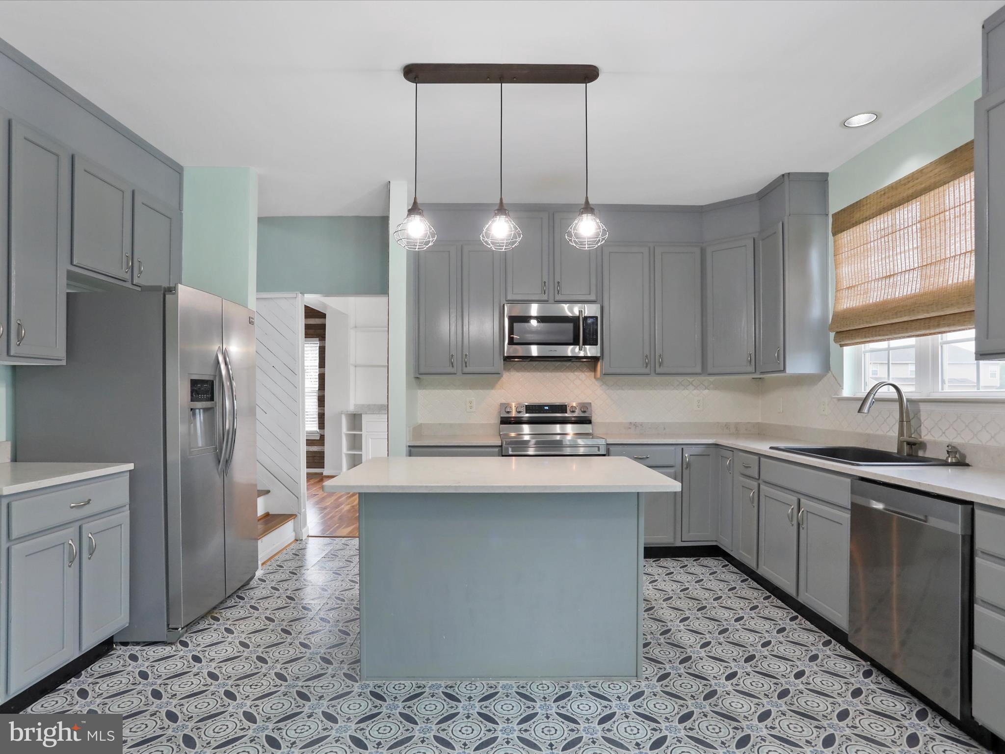 APPLE KNOLLS ESTATES - Residential