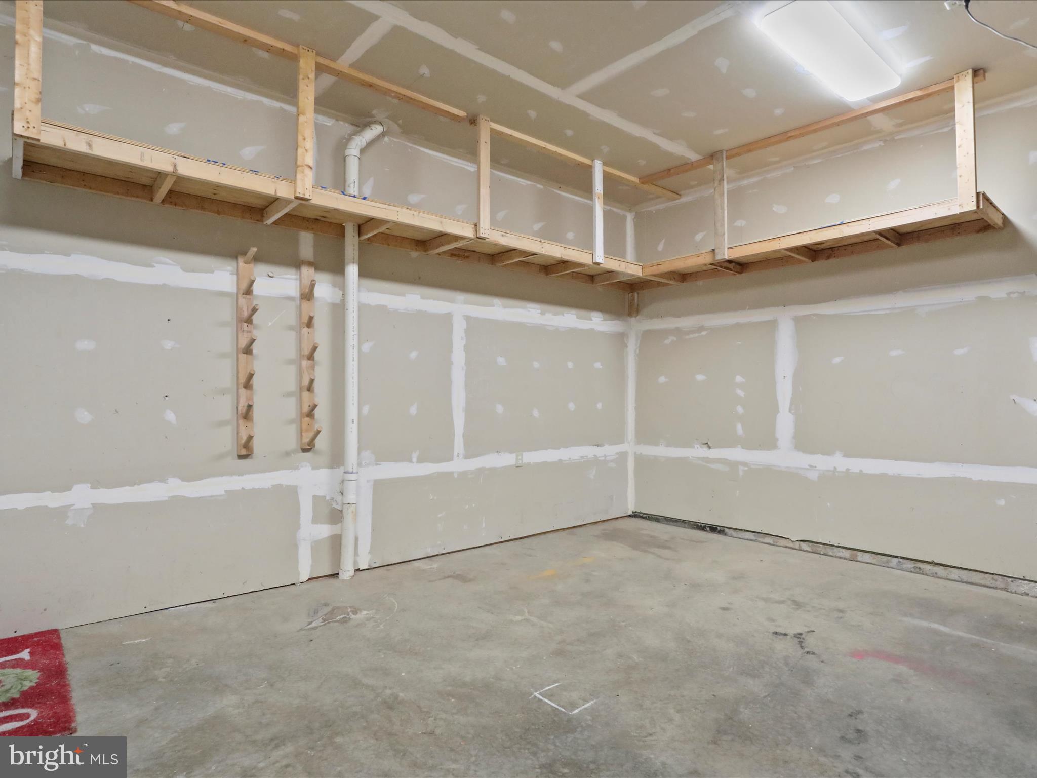 APPLE KNOLLS ESTATES - Residential