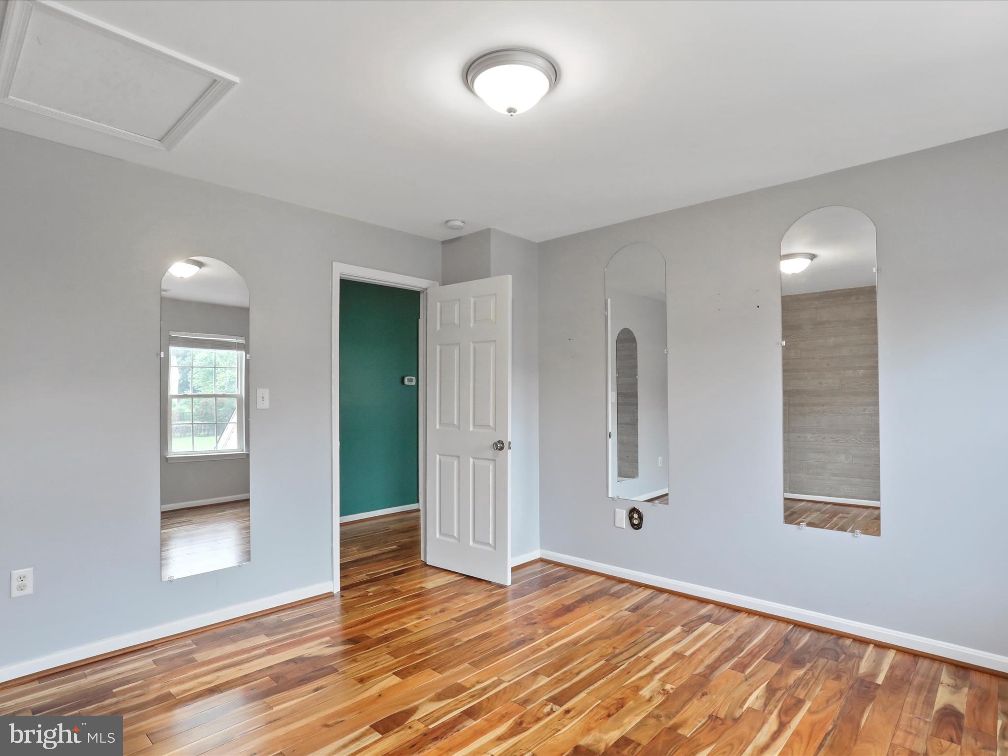 APPLE KNOLLS ESTATES - Residential