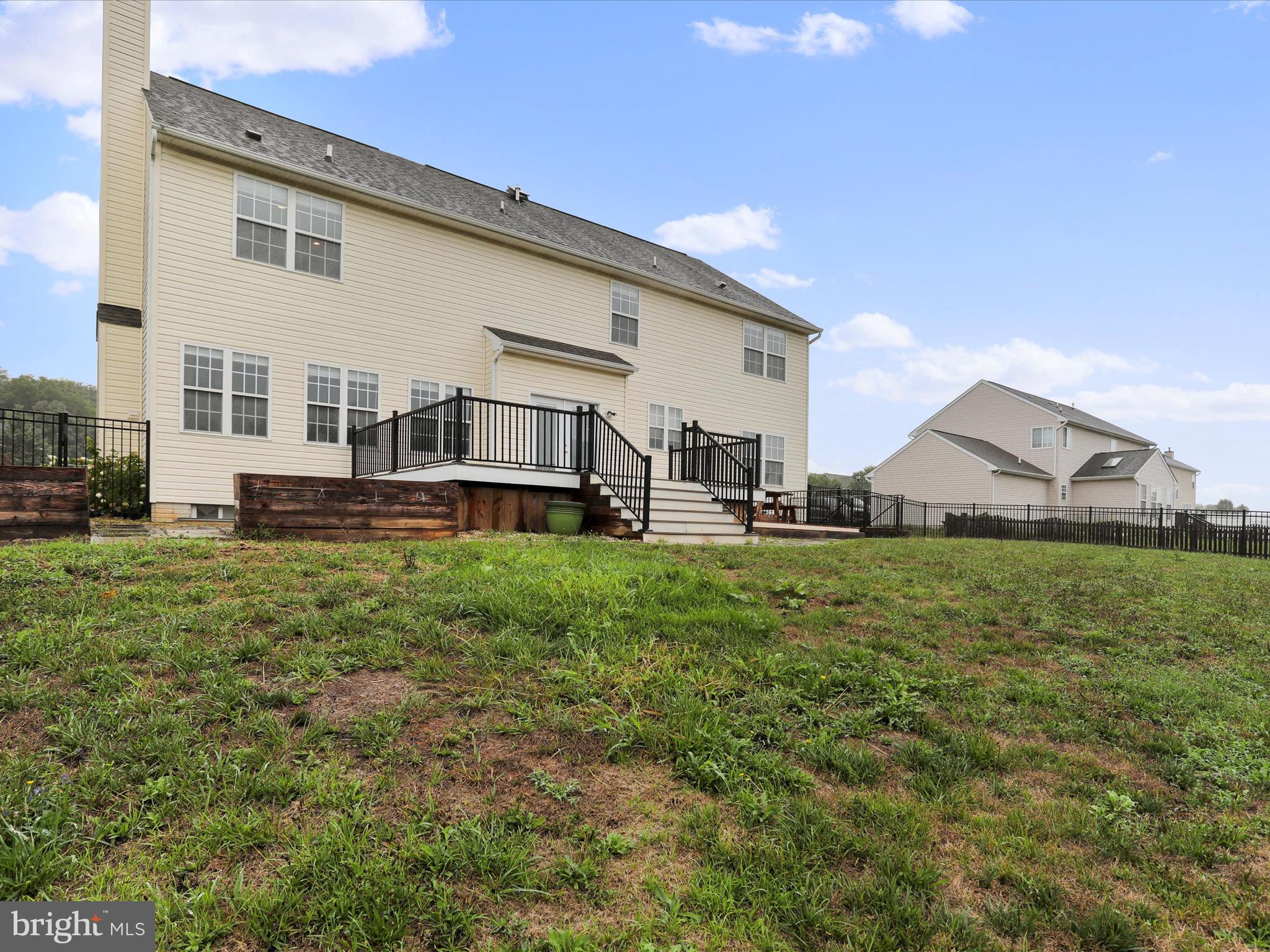 APPLE KNOLLS ESTATES - Residential