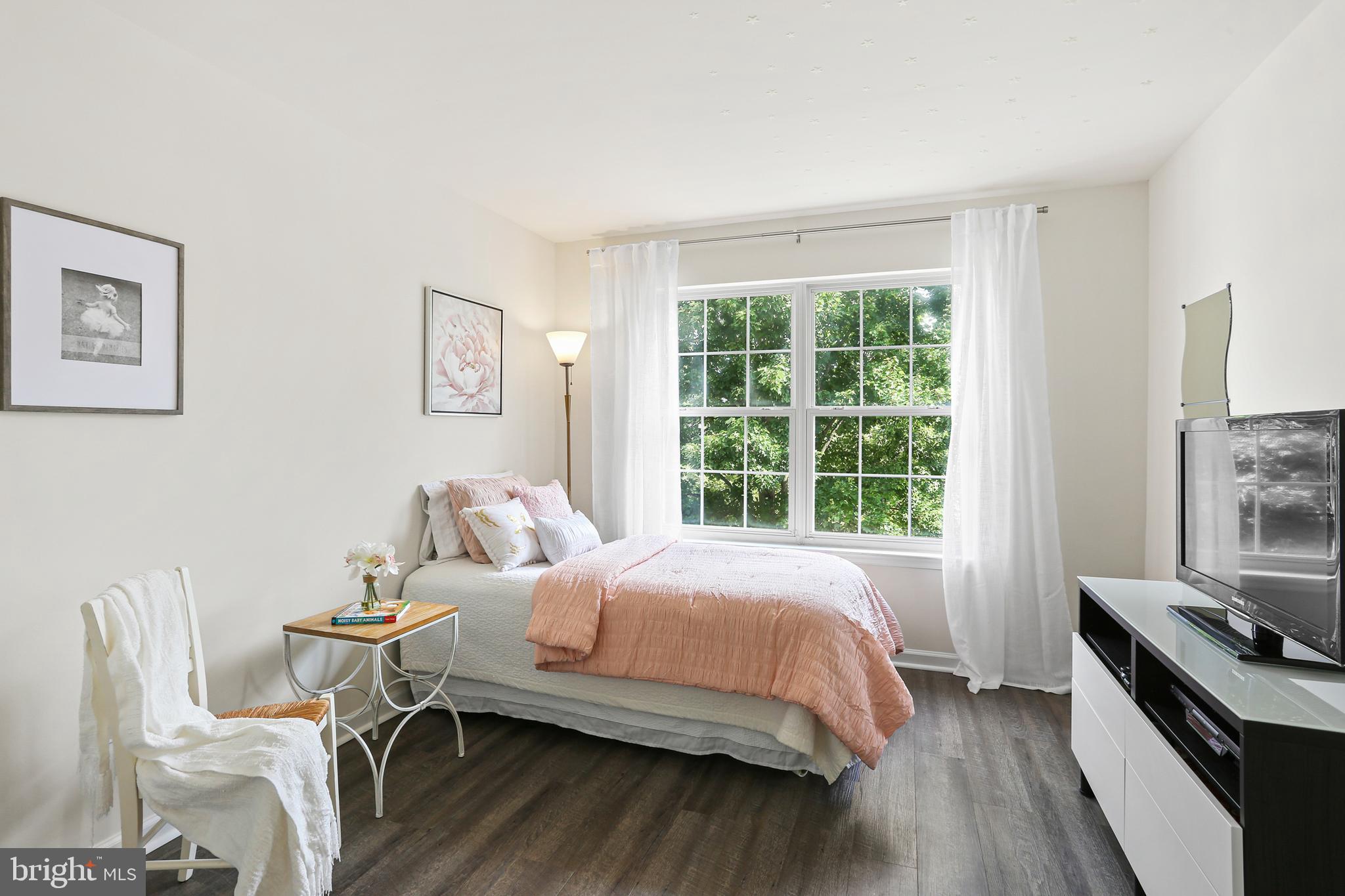 VILLAGE OF RIVER HILL - Residential