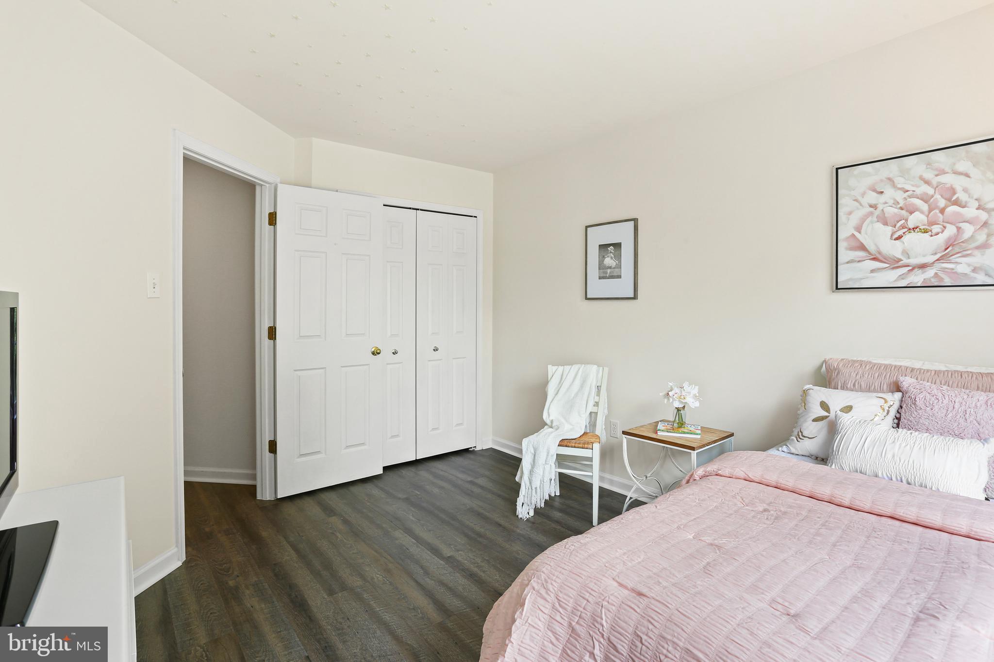 VILLAGE OF RIVER HILL - Residential