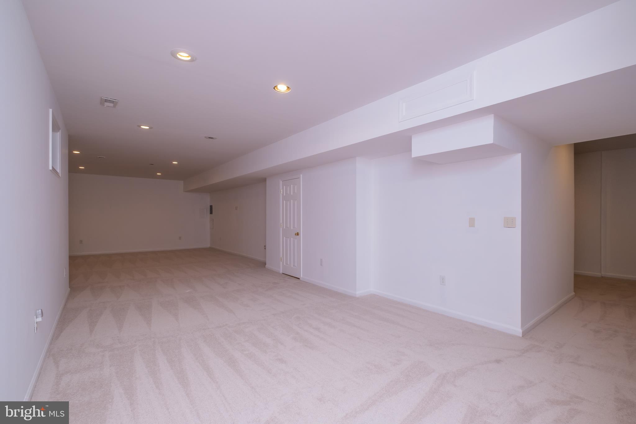 GREAT FALLS CHASE - Residential