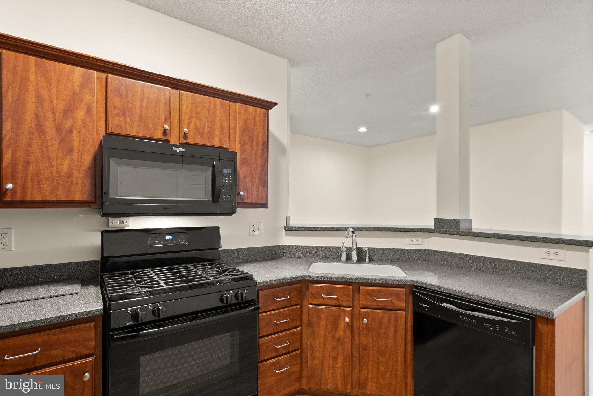 SANDERLING CONDO - Residential