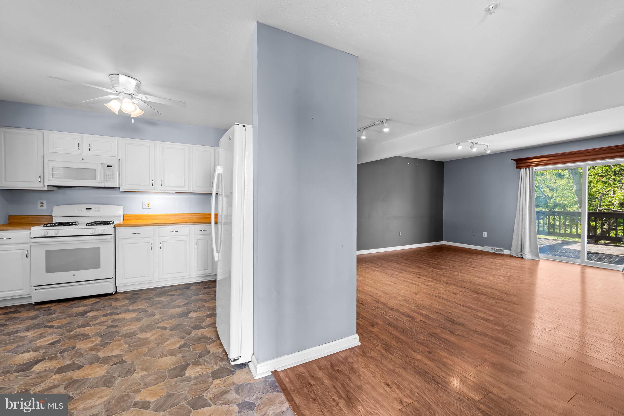 ROBERTS FIELD - Residential