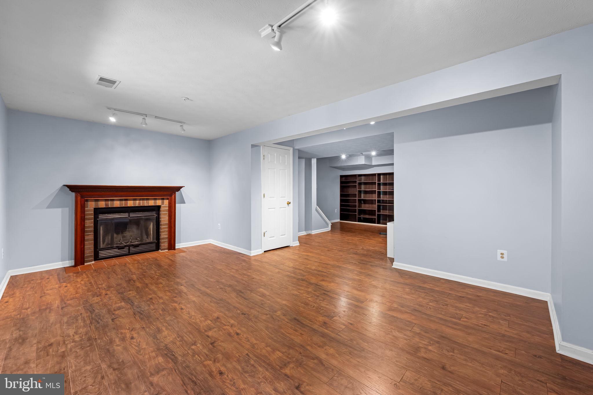 ROBERTS FIELD - Residential