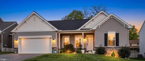 25 CREEKSIDE DRIVE LEBANON PA 17042