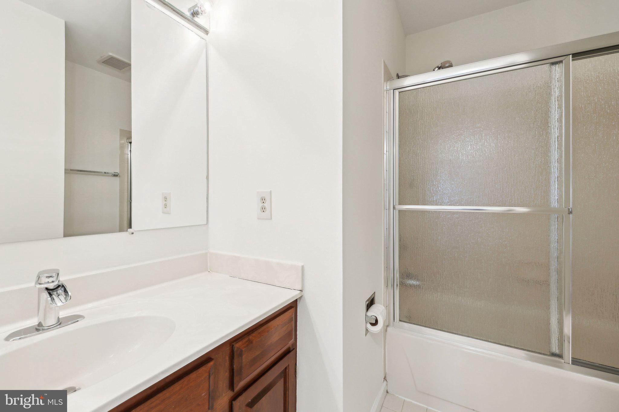 SHAKER WOODS - Residential