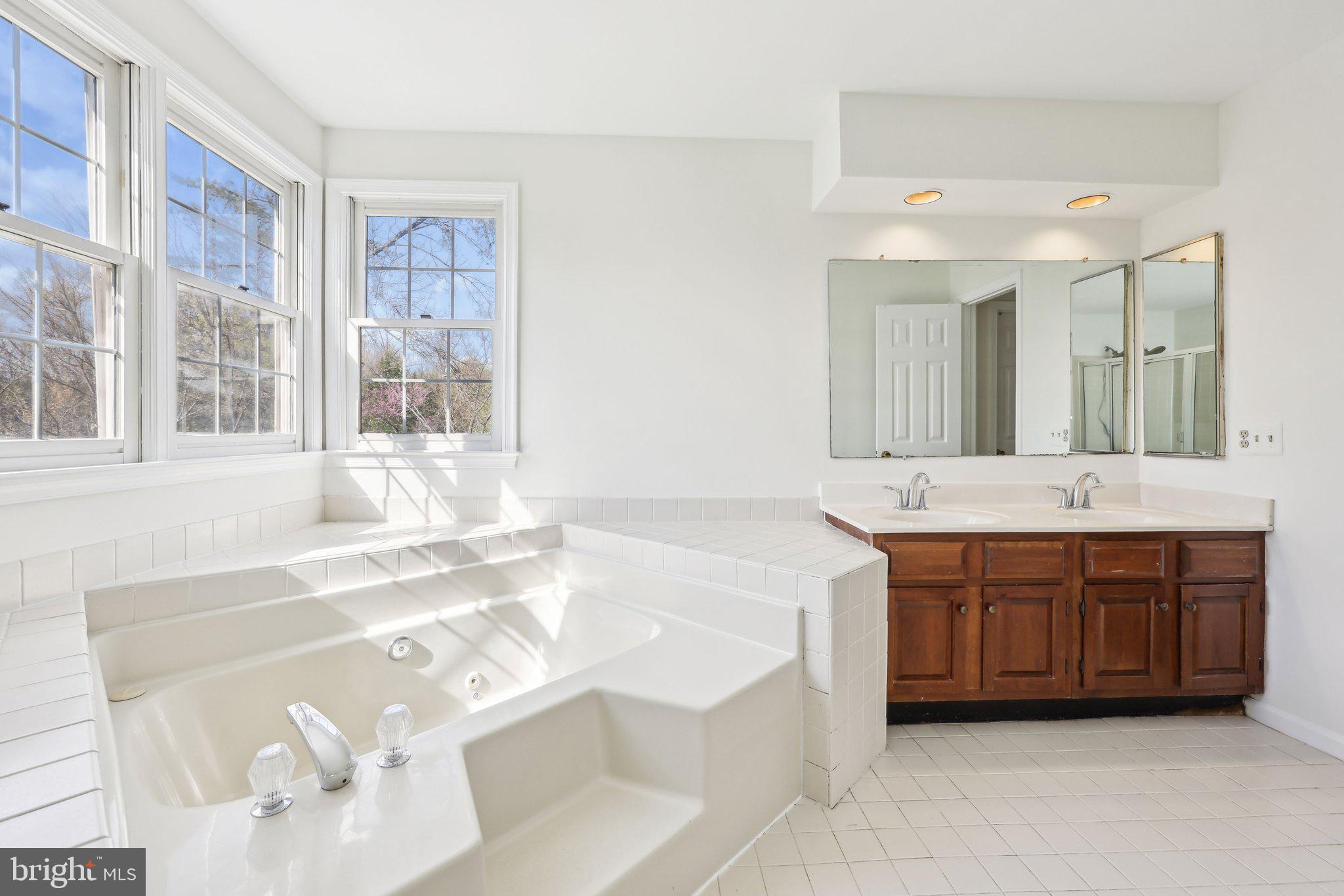 SHAKER WOODS - Residential