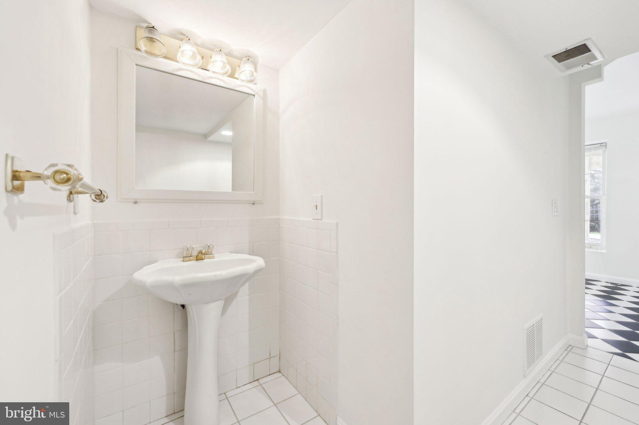 SHAKER WOODS - Residential