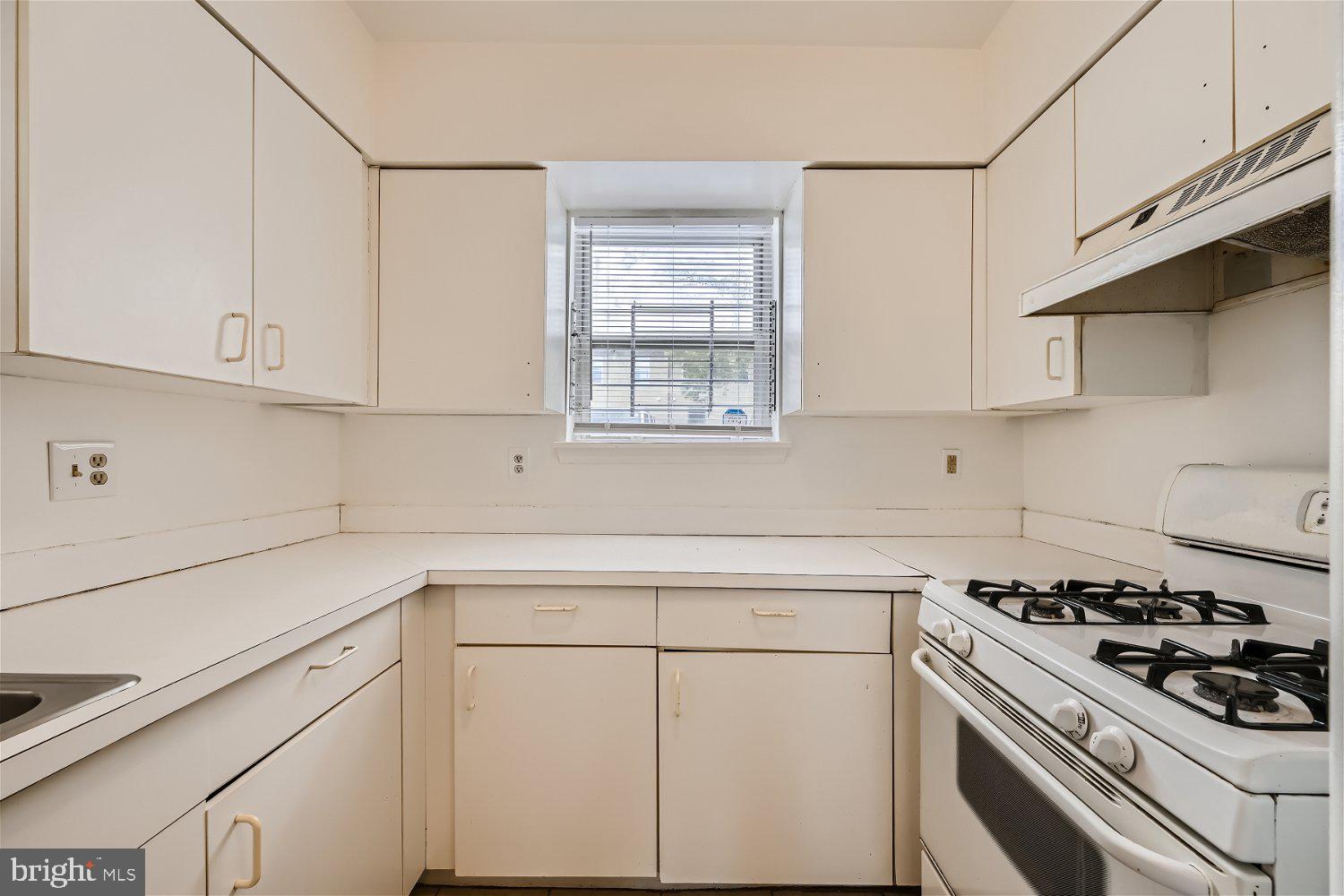 WASHINGTON HILL - Residential