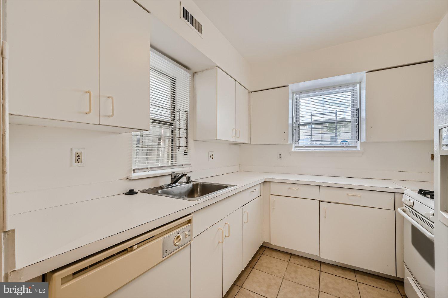 WASHINGTON HILL - Residential