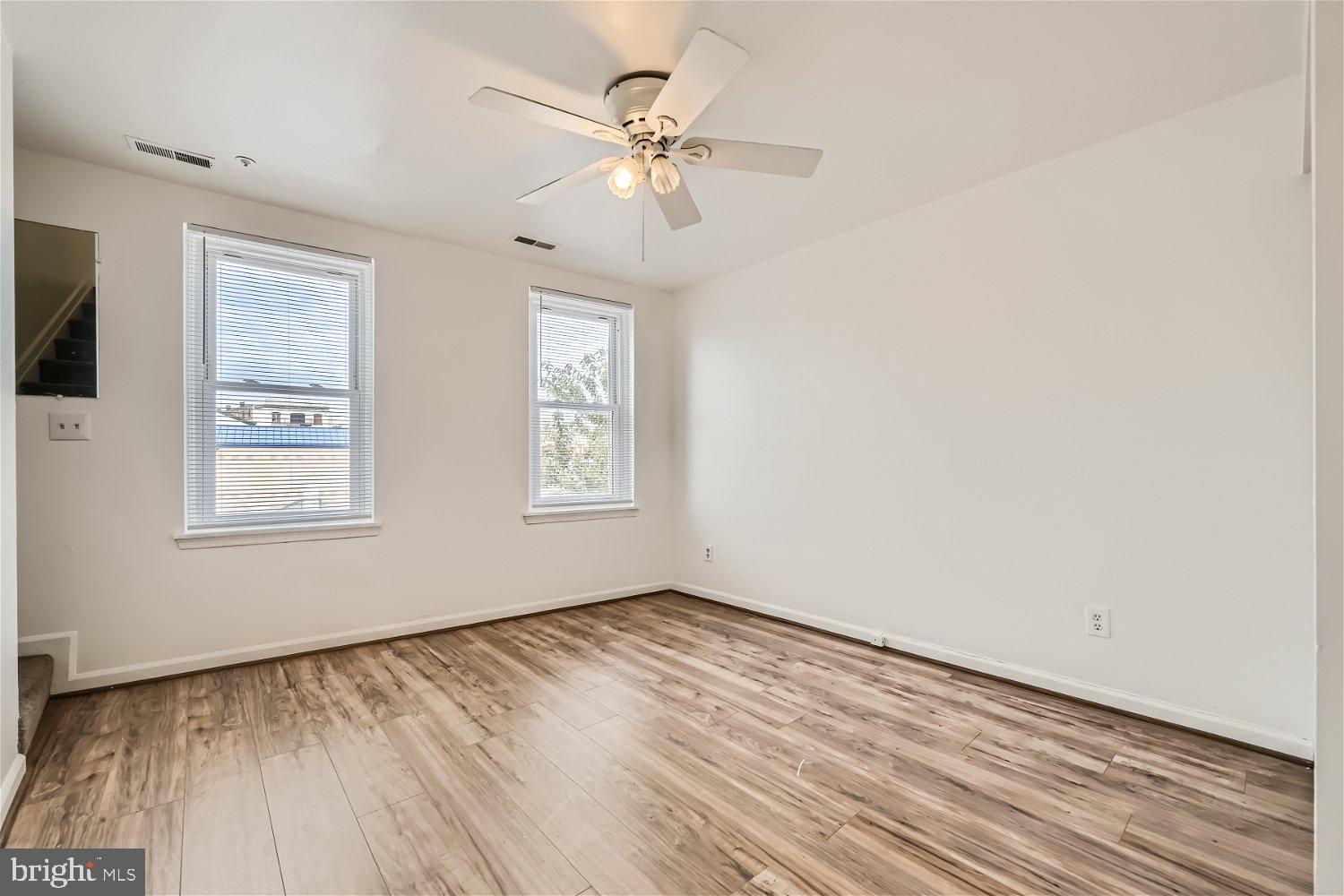 WASHINGTON HILL - Residential